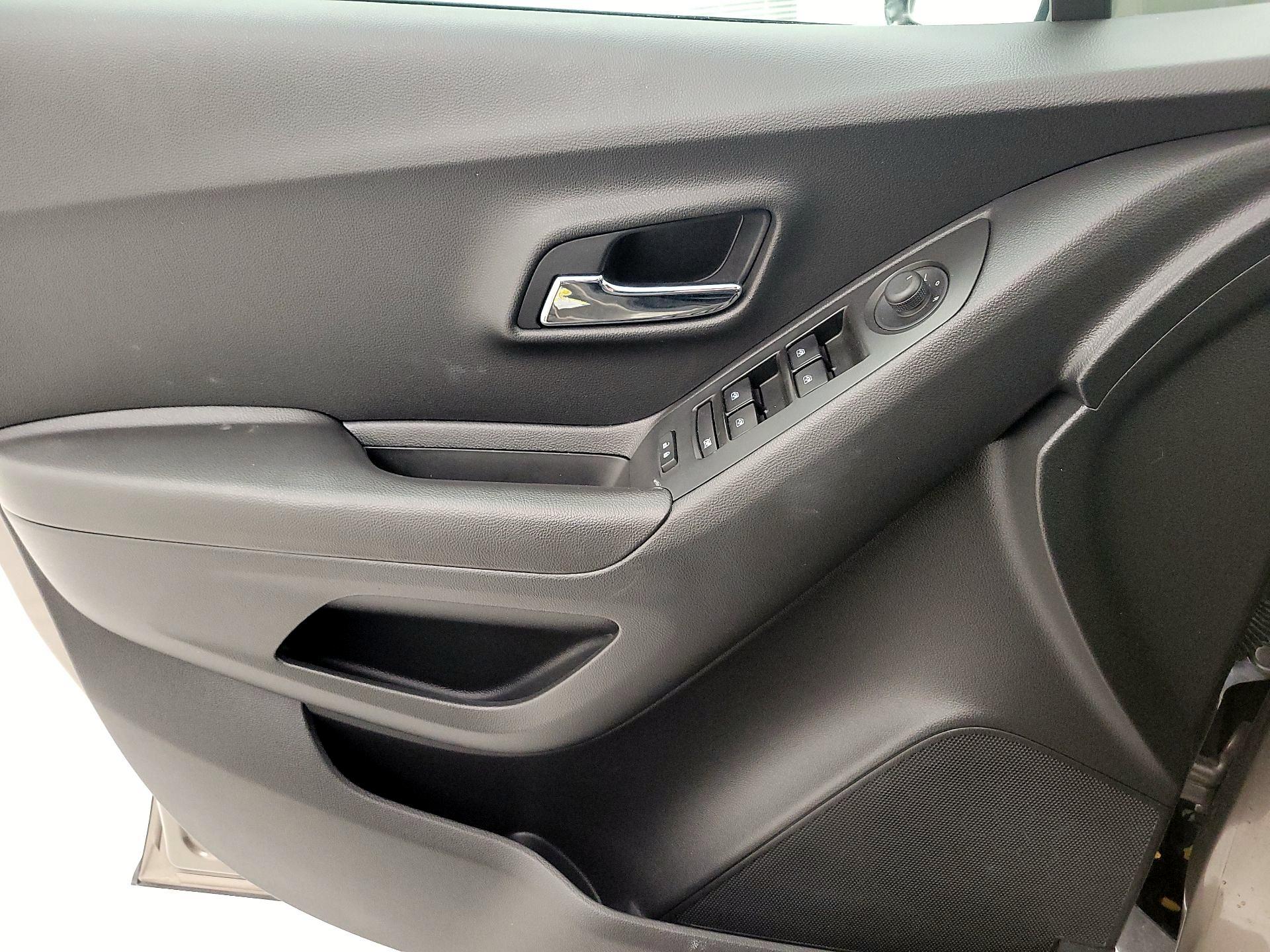 Thumbnail: 2020 Chevrolet Trax - 12