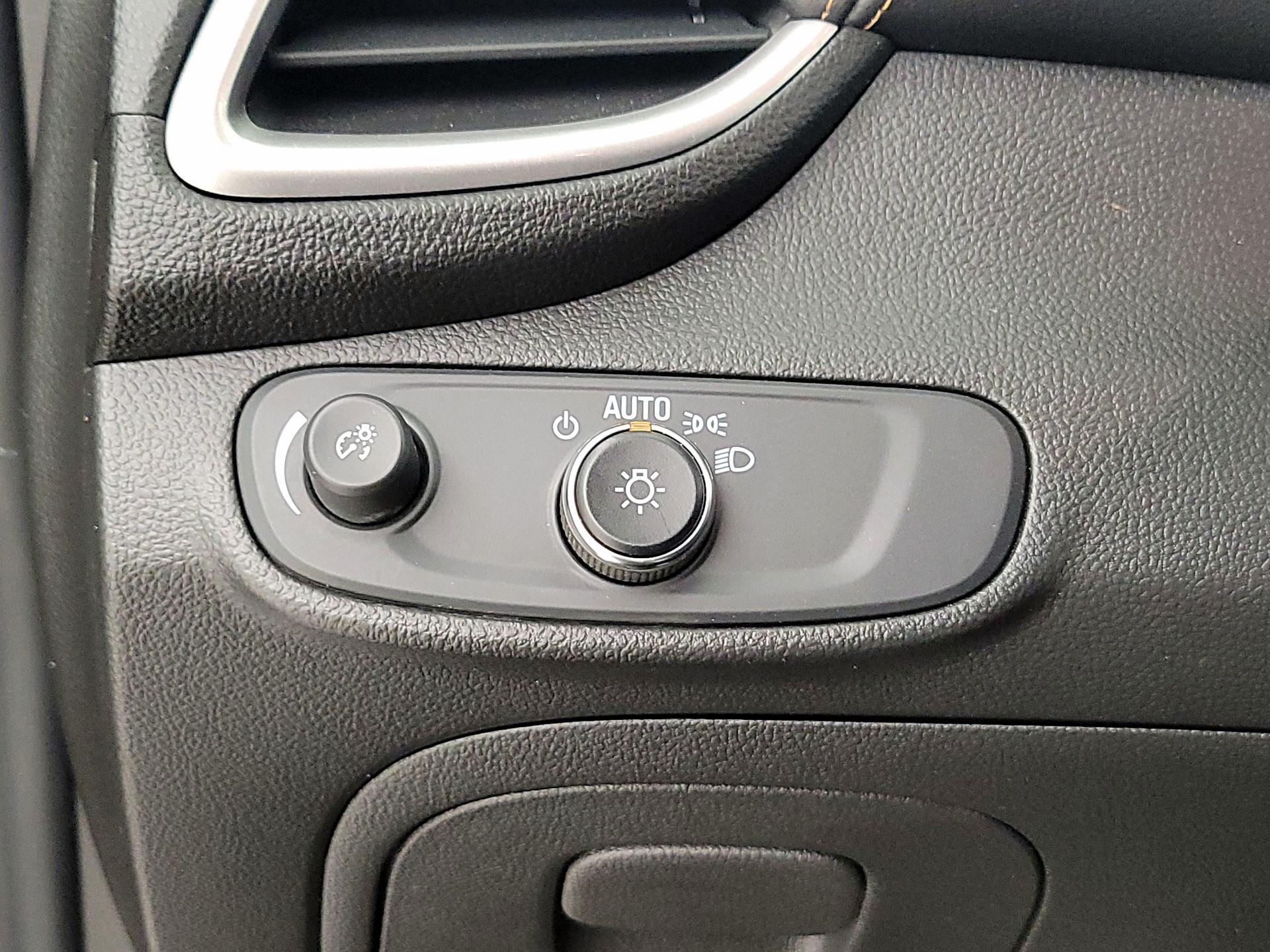 Thumbnail: 2020 Chevrolet Trax - 13