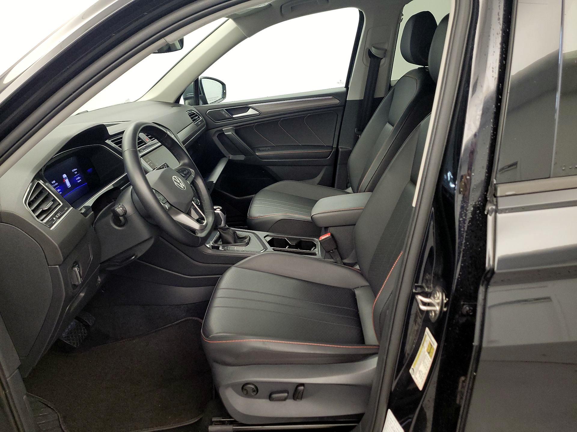 Thumbnail: 2024 Volkswagen Tiguan - 11