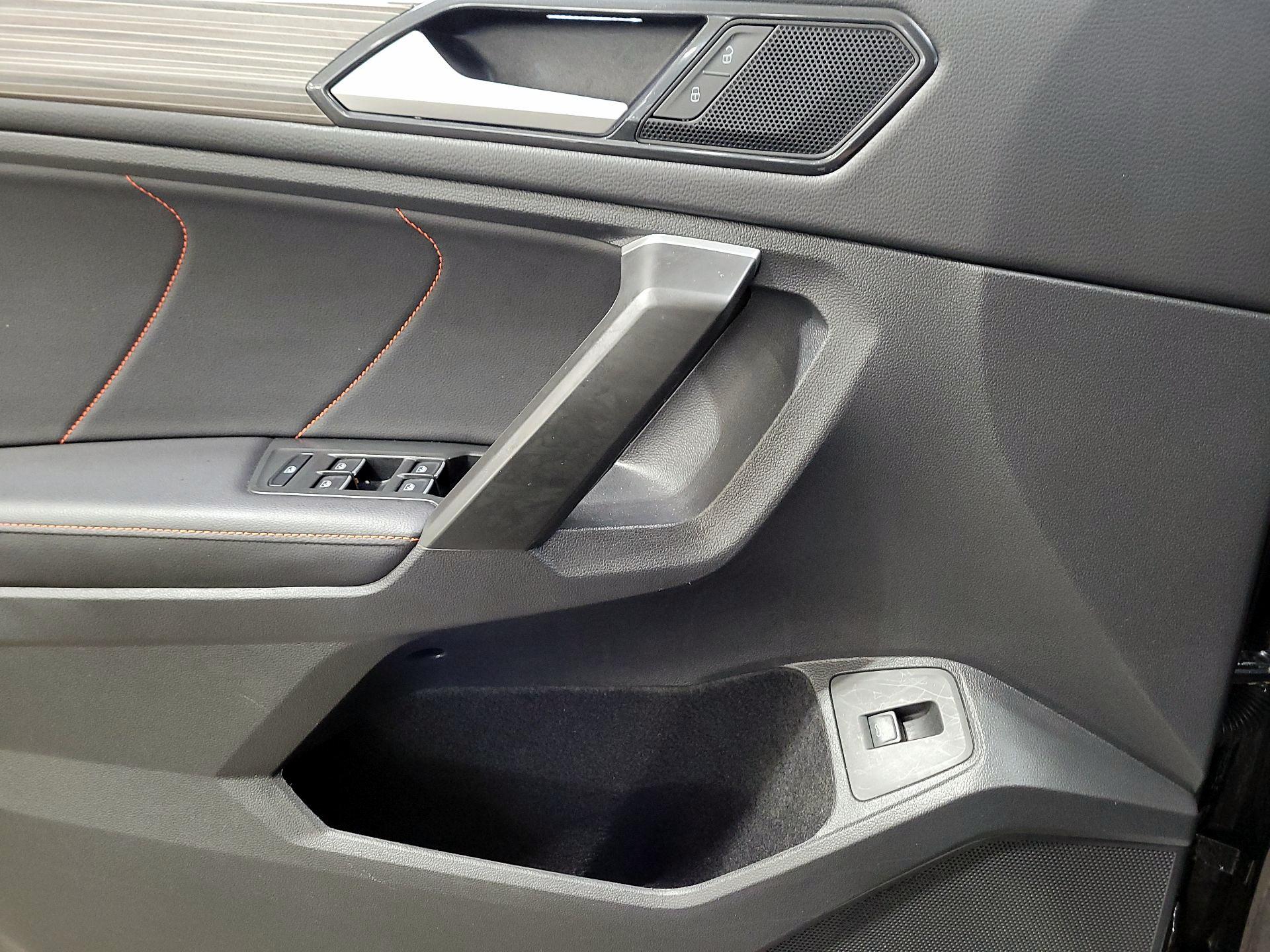 Thumbnail: 2024 Volkswagen Tiguan - 12