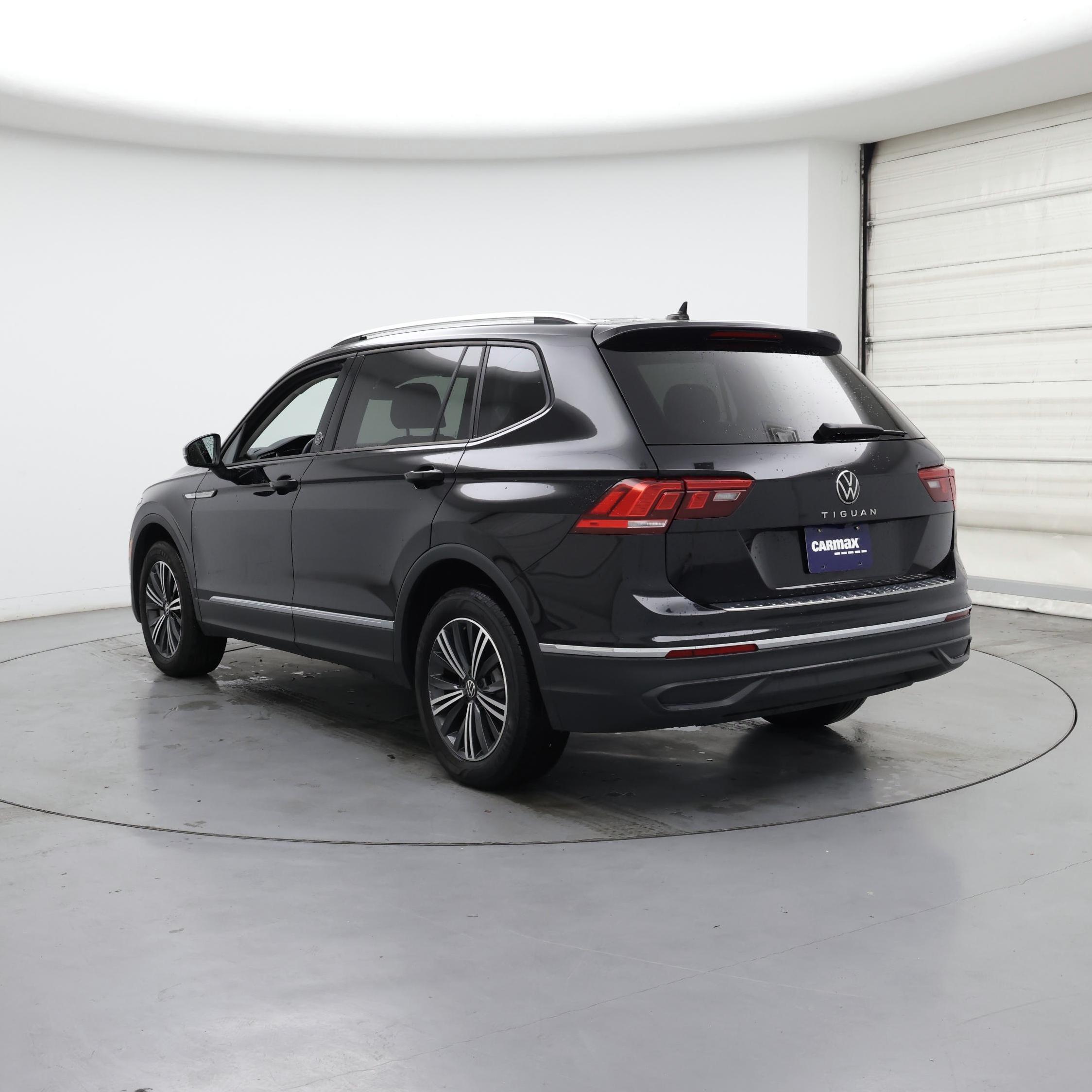 Thumbnail: 2024 Volkswagen Tiguan - 2