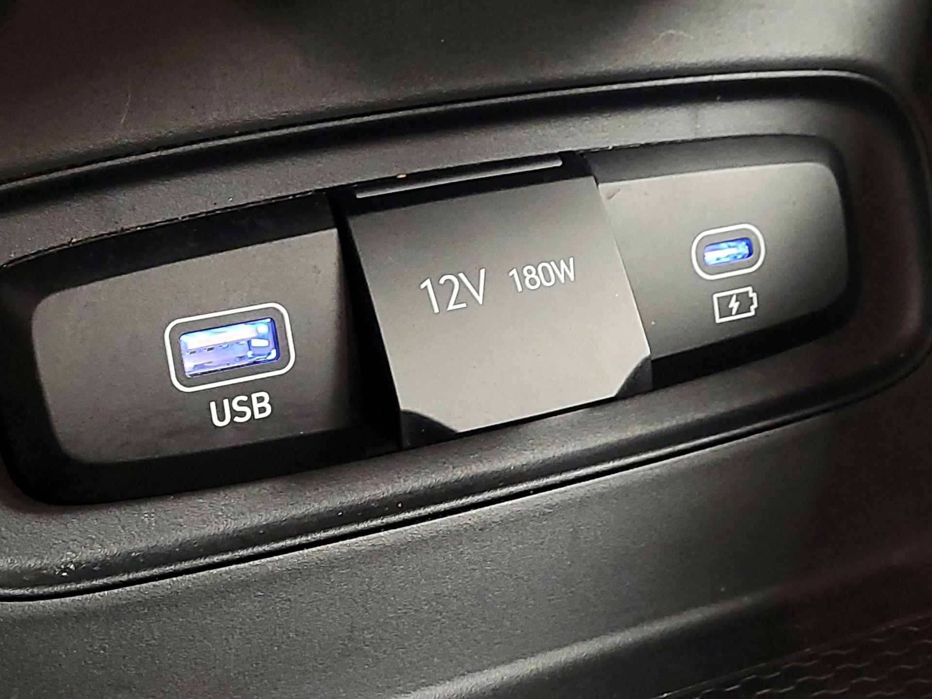 Thumbnail: 2023 Hyundai Venue - 18