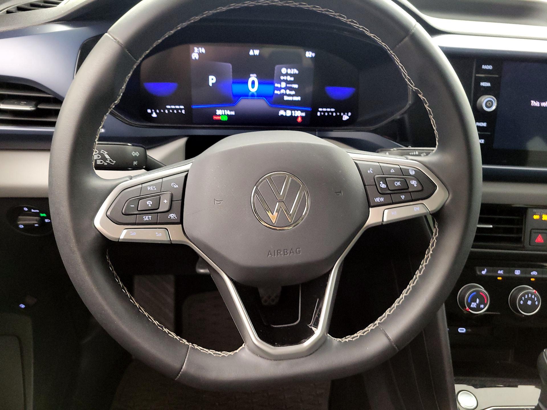 Thumbnail: 2023 Volkswagen Taos - 10