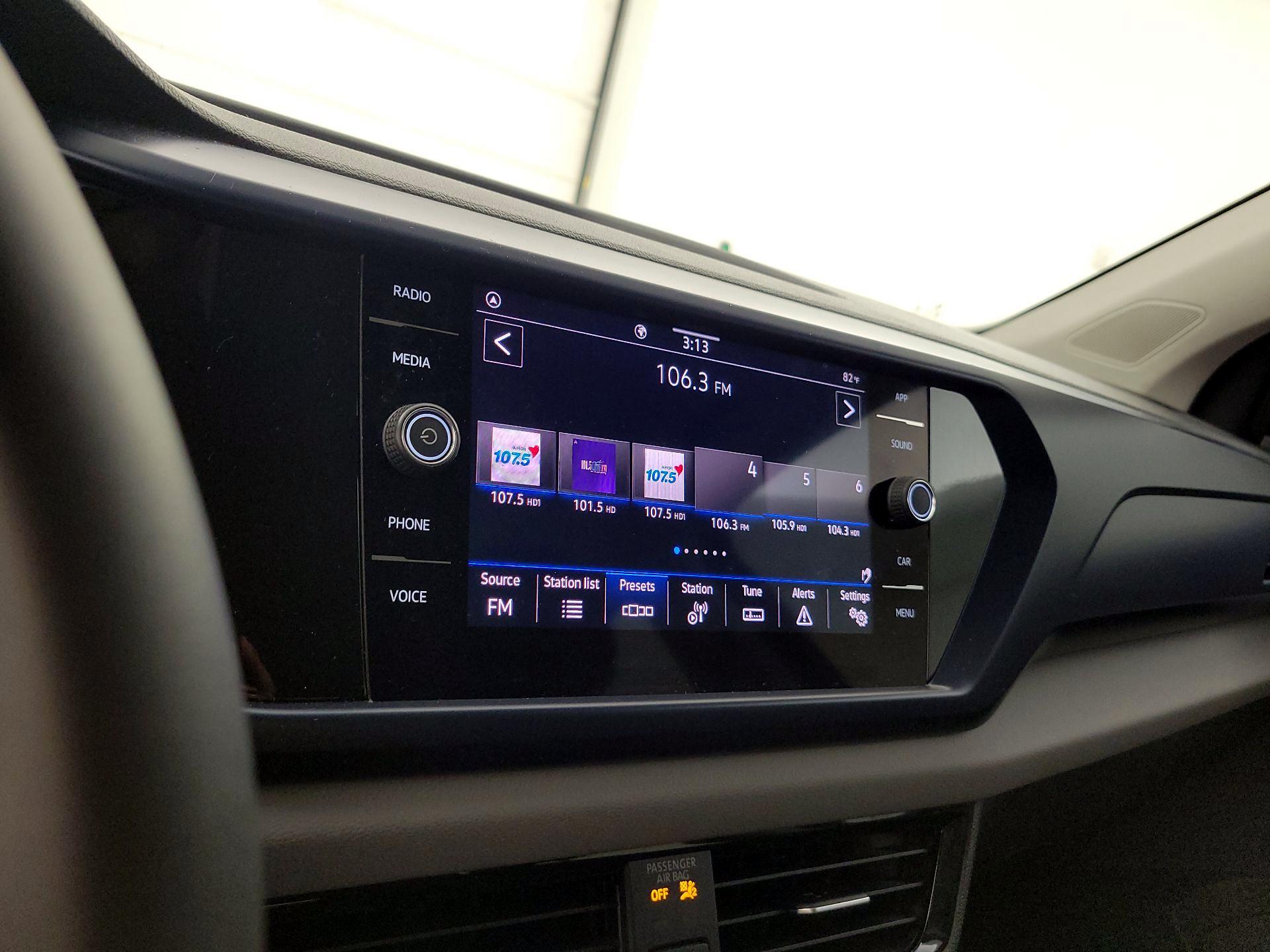 Thumbnail: 2023 Volkswagen Taos - 15