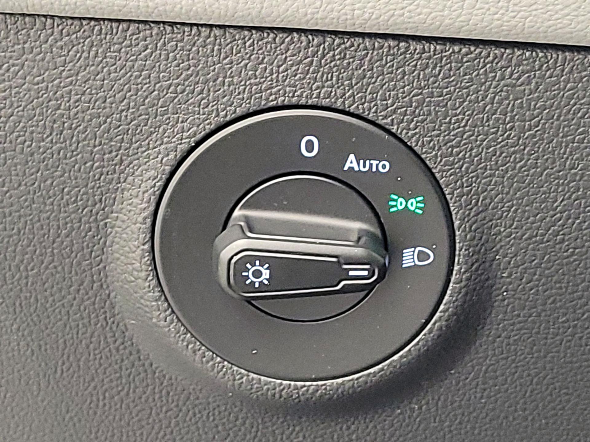 Thumbnail: 2022 Volkswagen Taos - 13