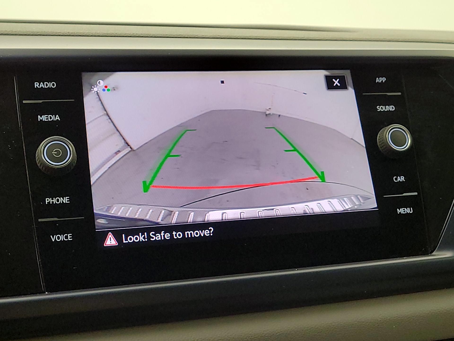 Thumbnail: 2022 Volkswagen Taos - 14