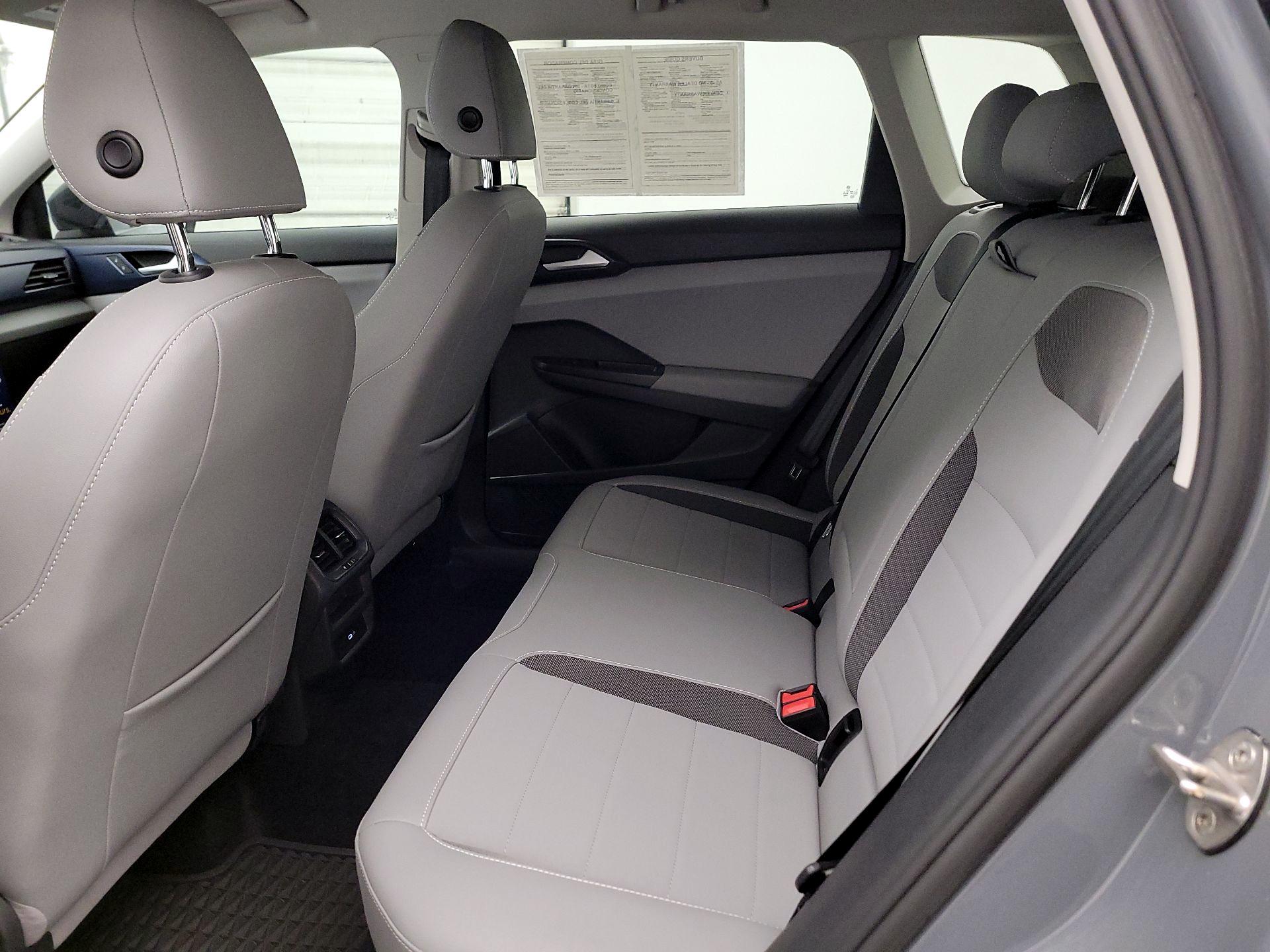 Thumbnail: 2022 Volkswagen Taos - 19