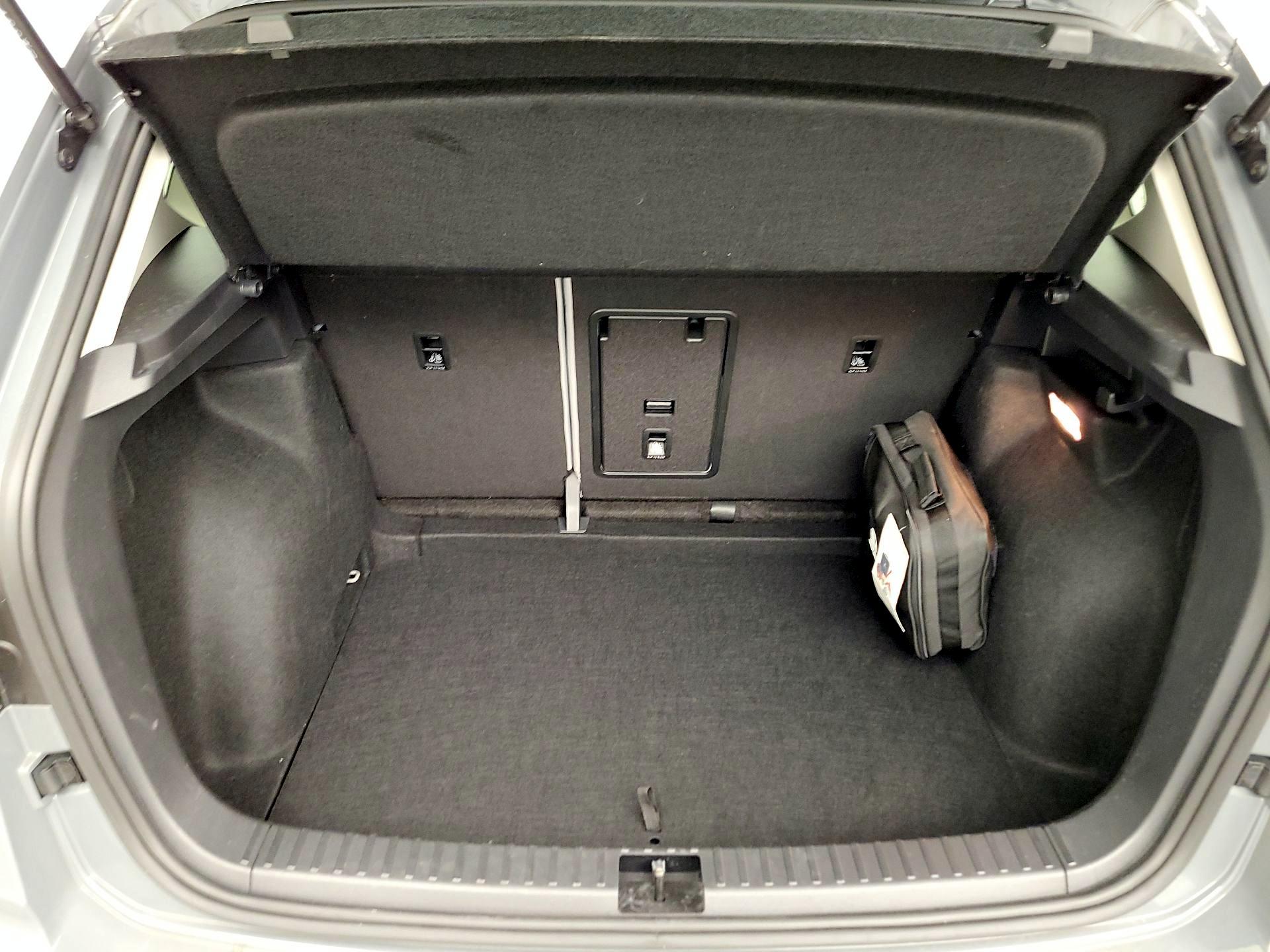 Thumbnail: 2022 Volkswagen Taos - 20