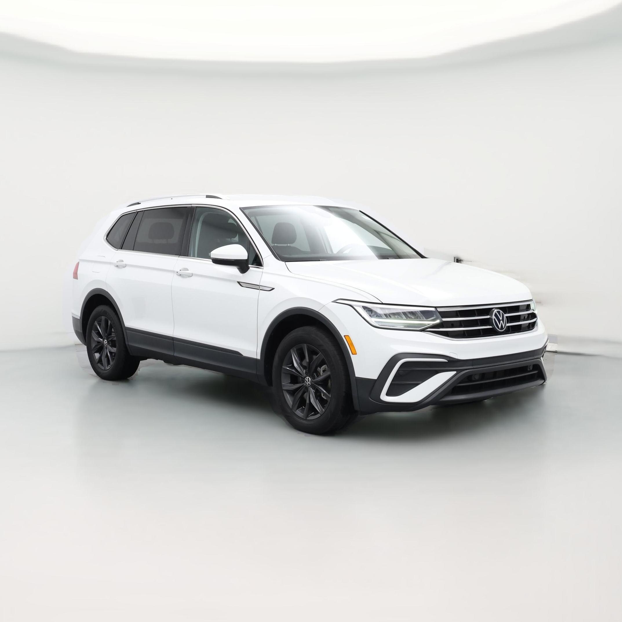 Thumbnail: 2022 Volkswagen Tiguan - 1