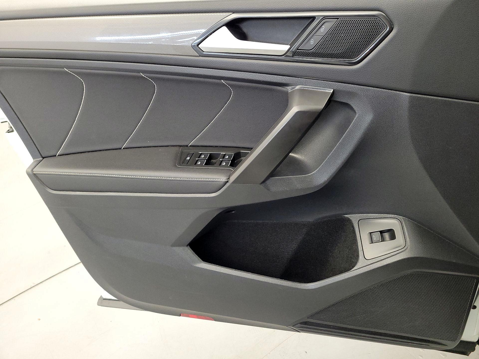 Thumbnail: 2022 Volkswagen Tiguan - 12