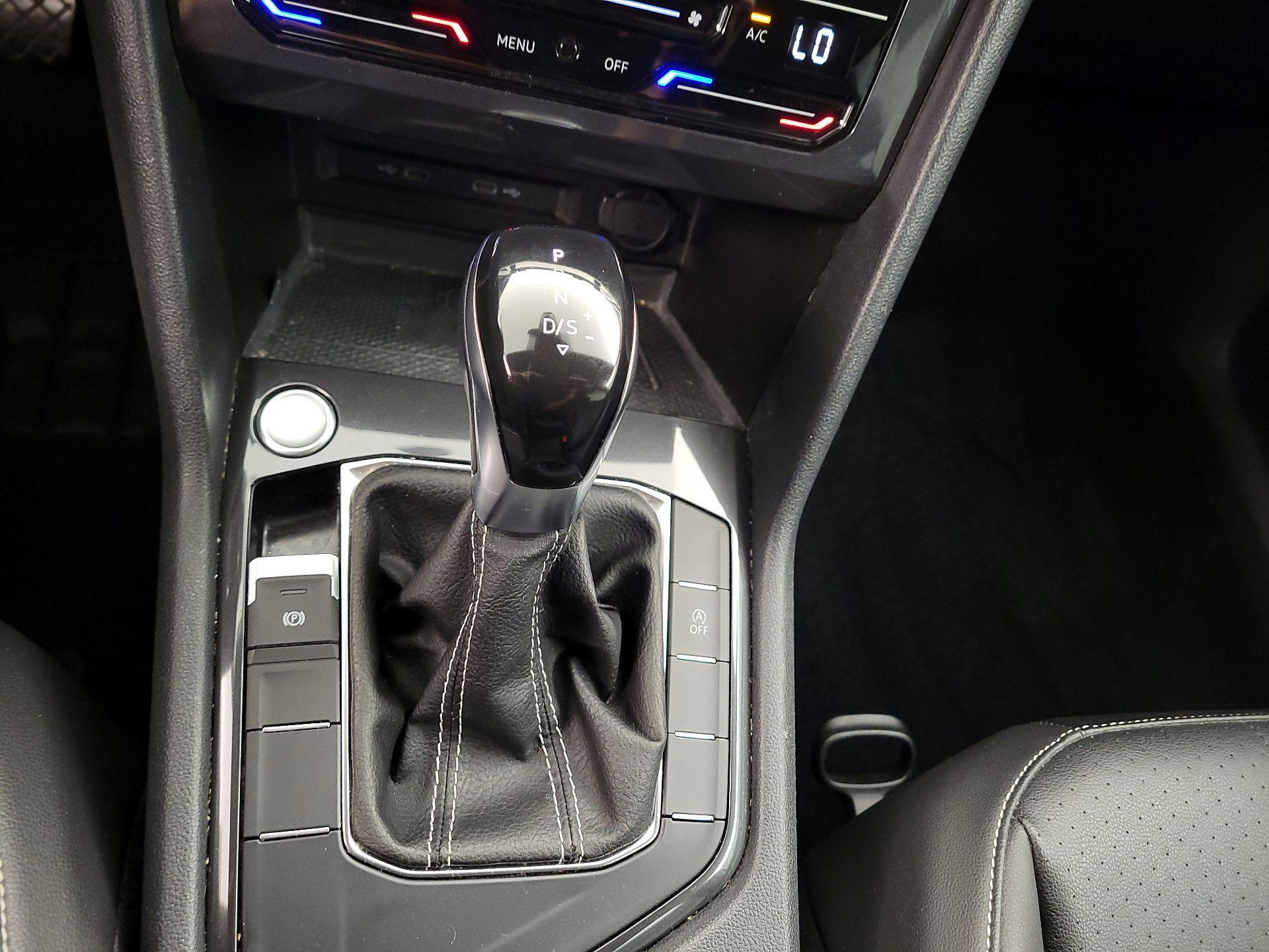 Thumbnail: 2022 Volkswagen Tiguan - 15