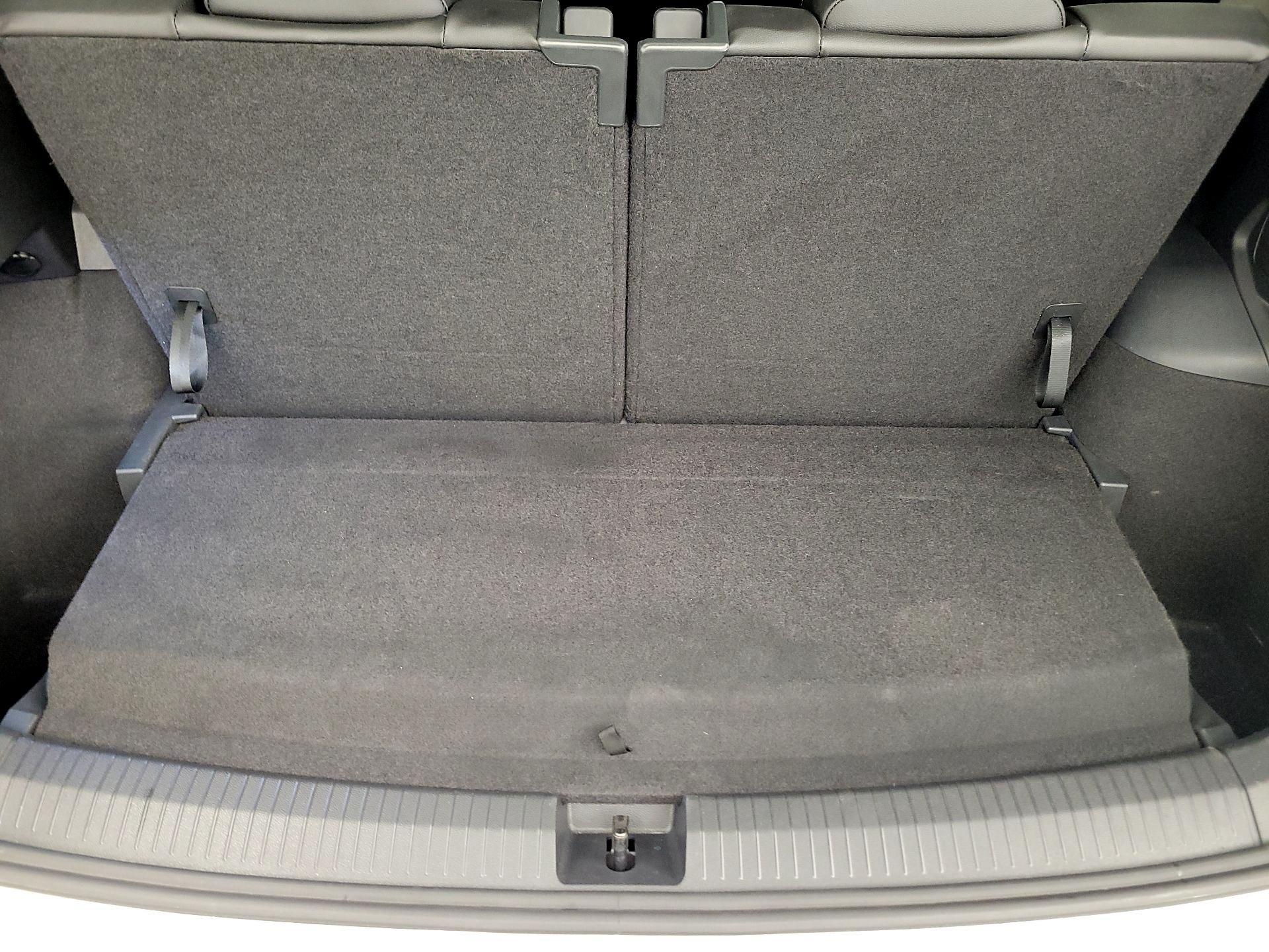 Thumbnail: 2022 Volkswagen Tiguan - 16