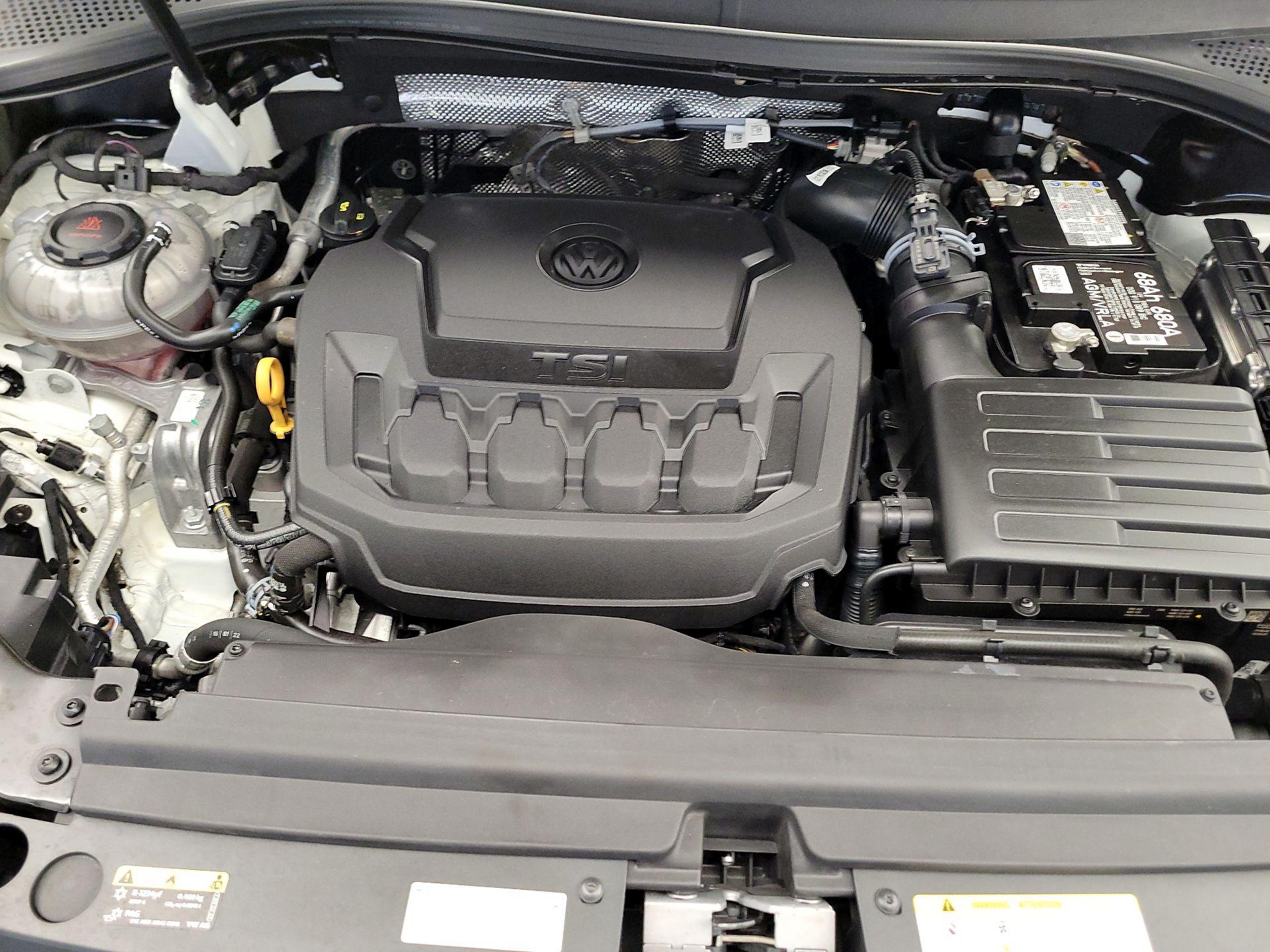 Thumbnail: 2022 Volkswagen Tiguan - 17