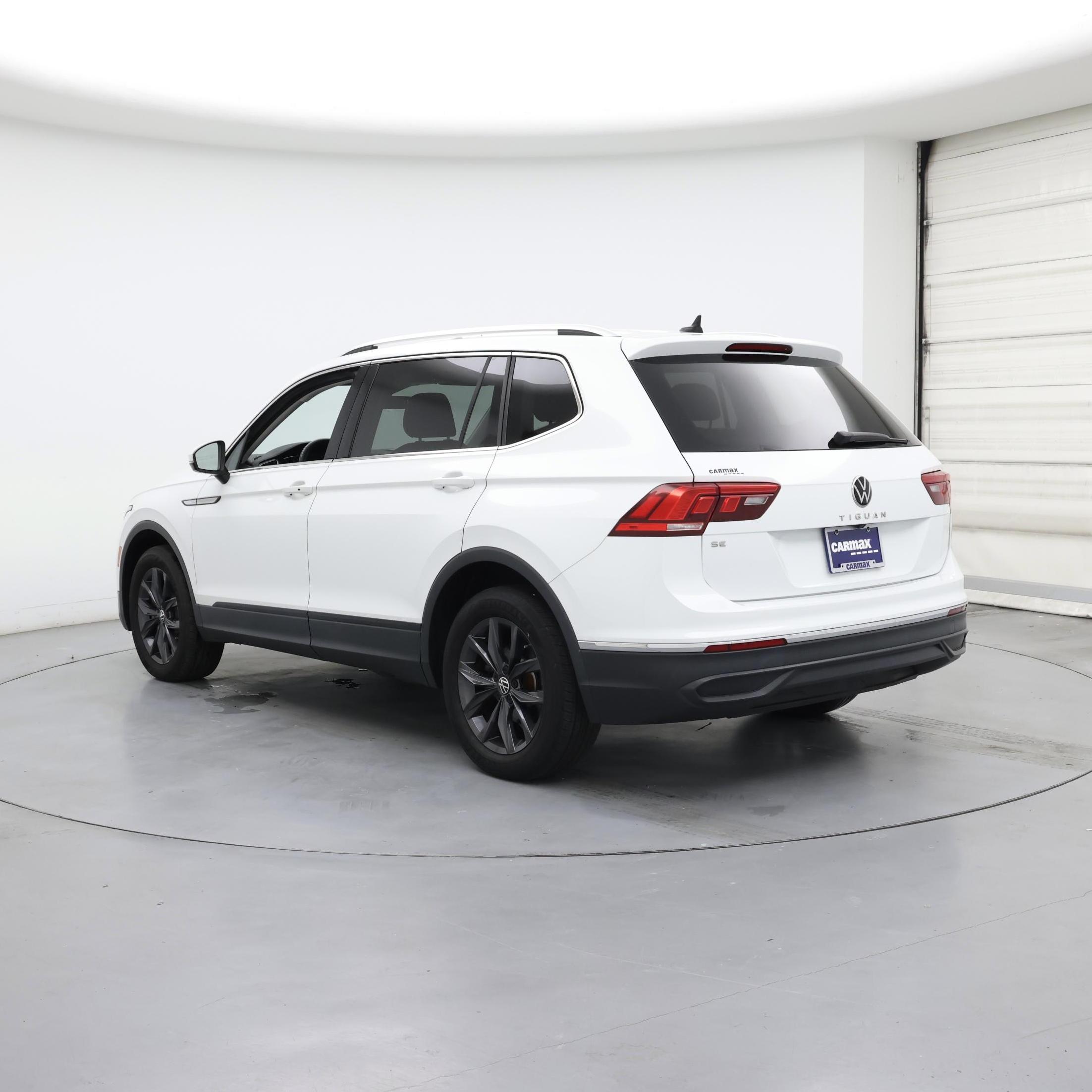 Thumbnail: 2022 Volkswagen Tiguan - 2