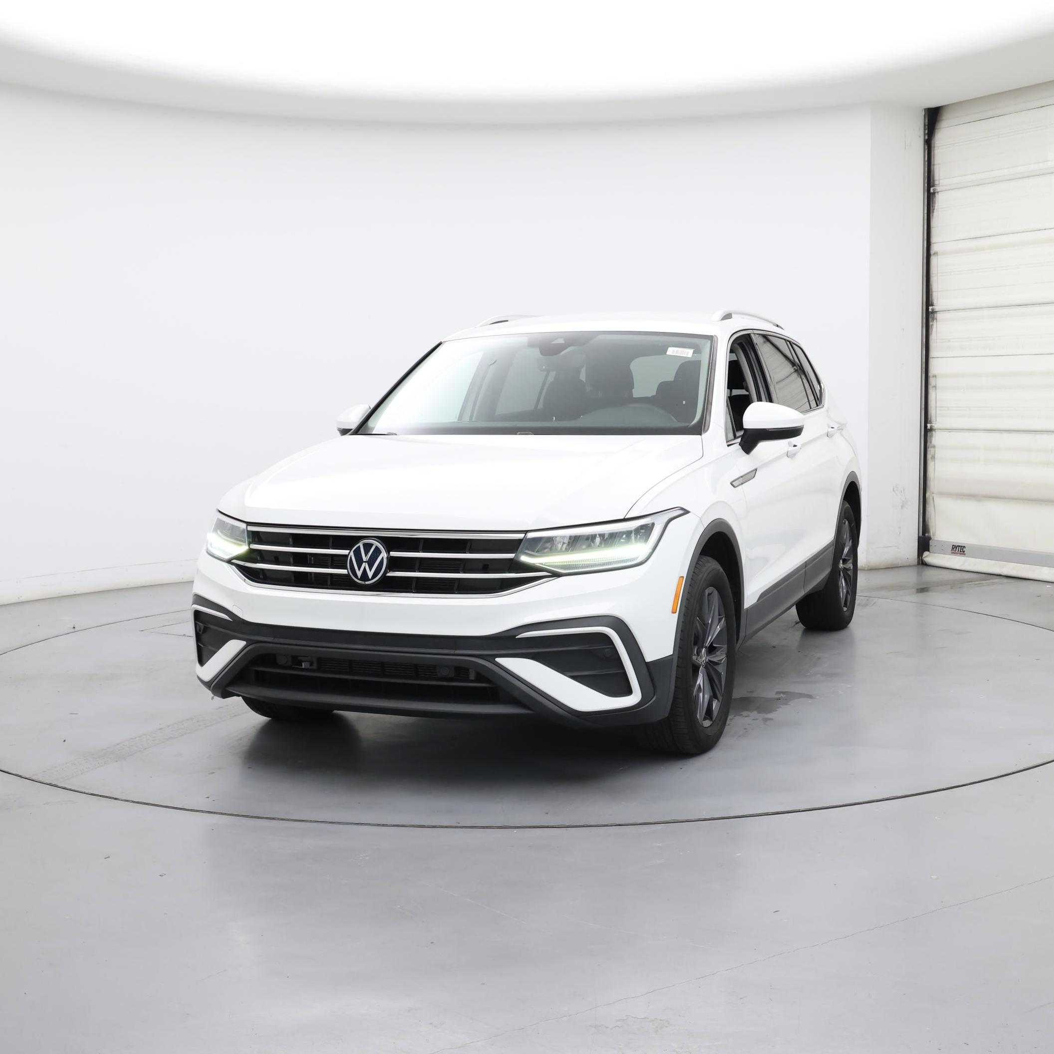 Thumbnail: 2022 Volkswagen Tiguan - 4