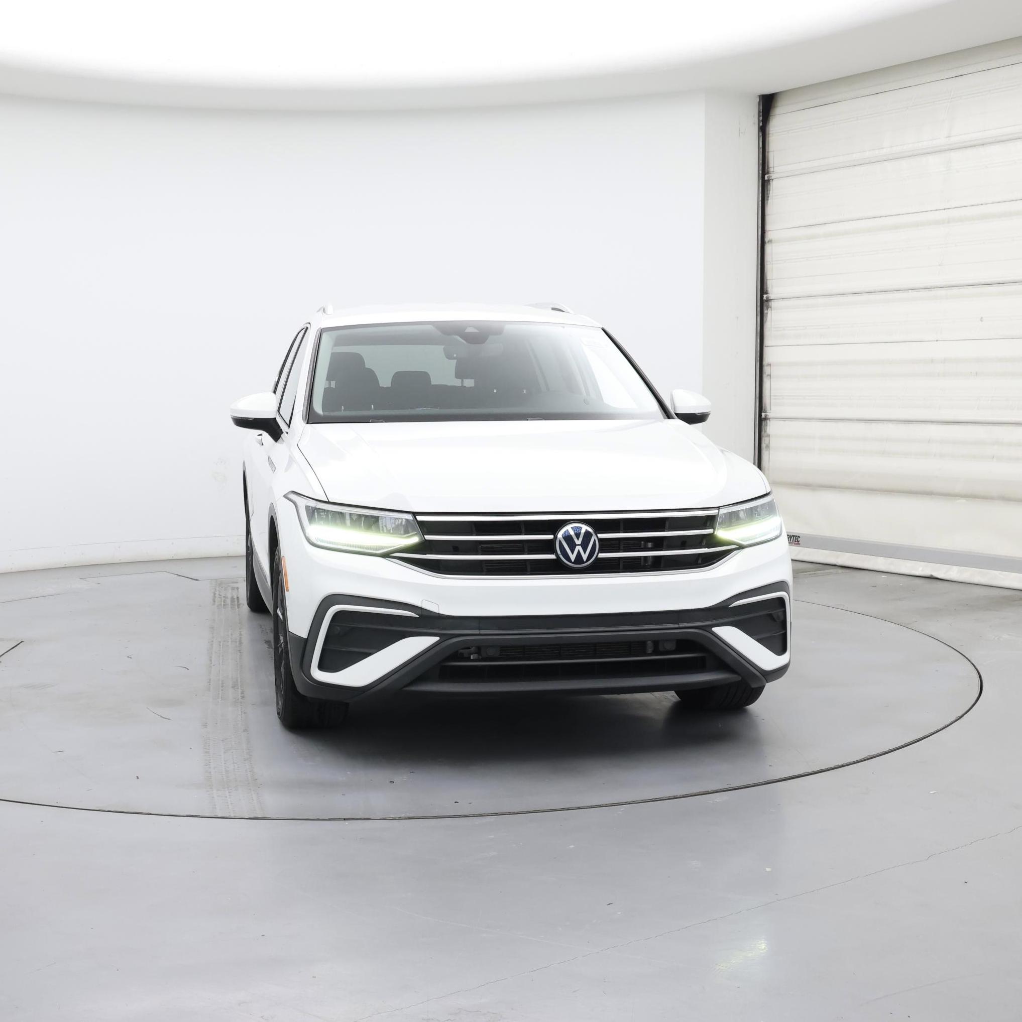 Thumbnail: 2022 Volkswagen Tiguan - 5