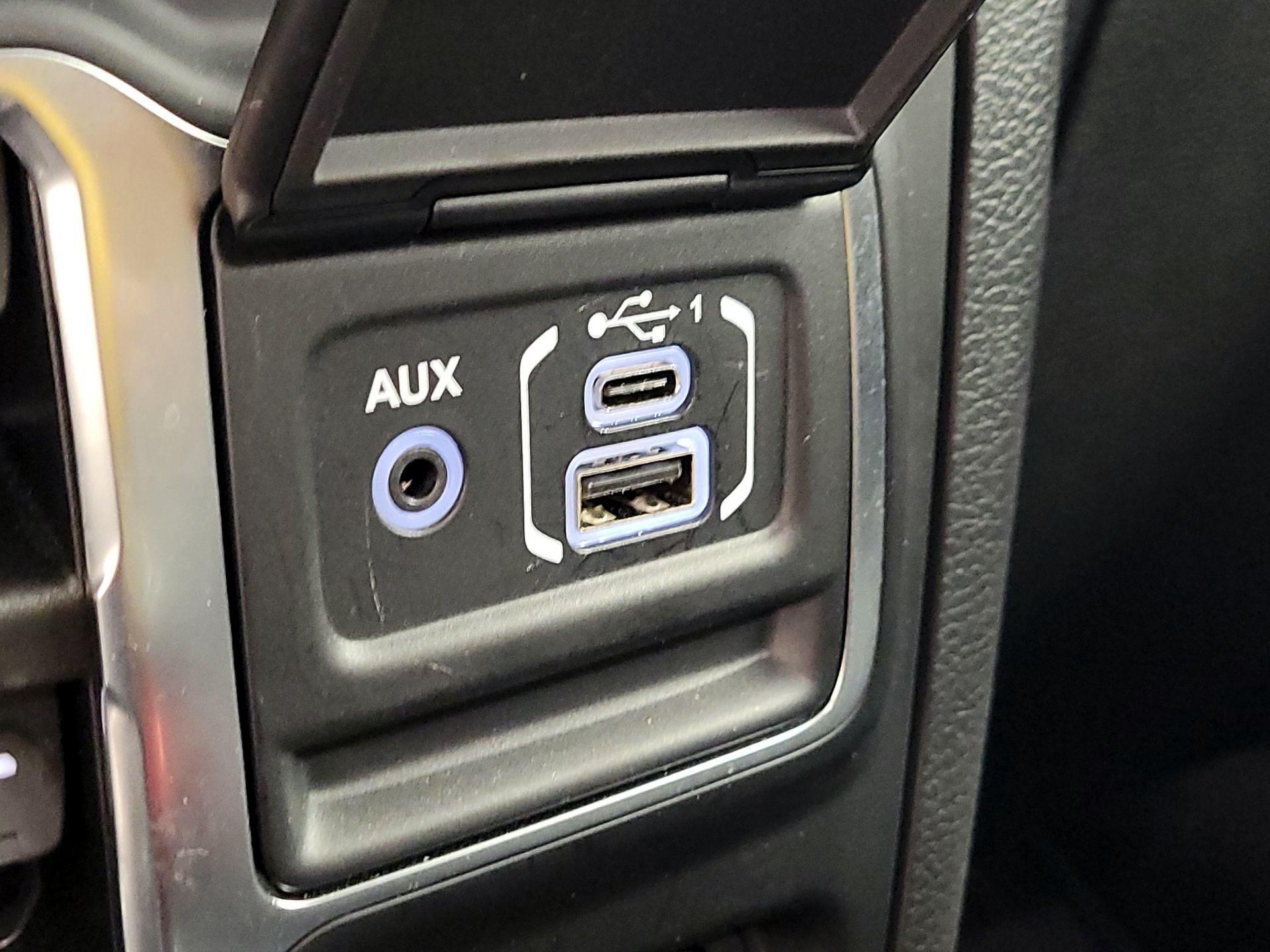 Thumbnail: 2021 Jeep Wrangler - 19