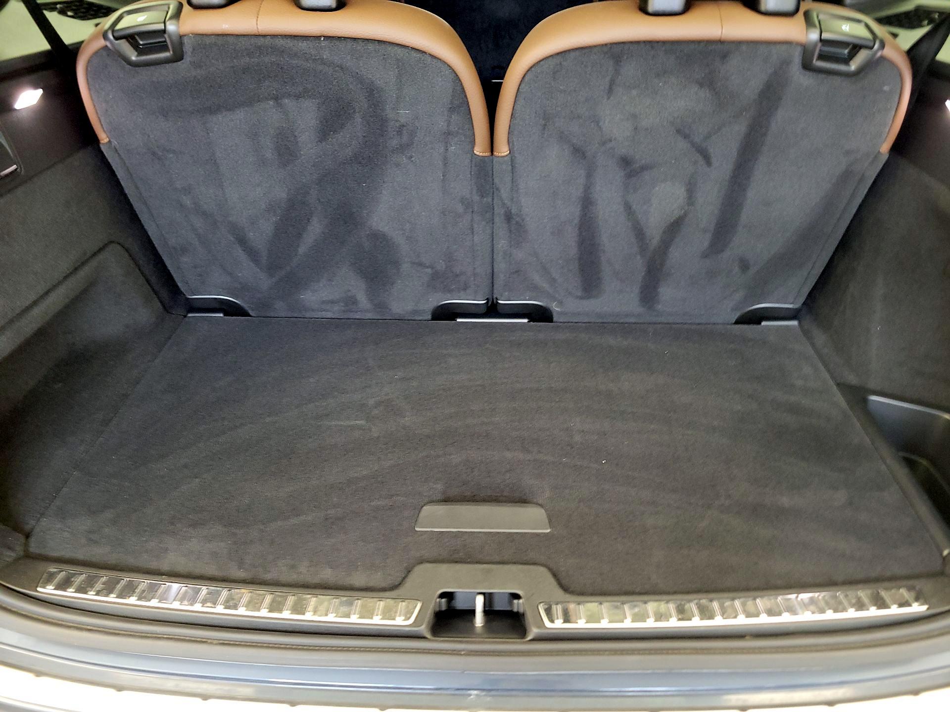 Thumbnail: 2024 Volvo XC90 - 16