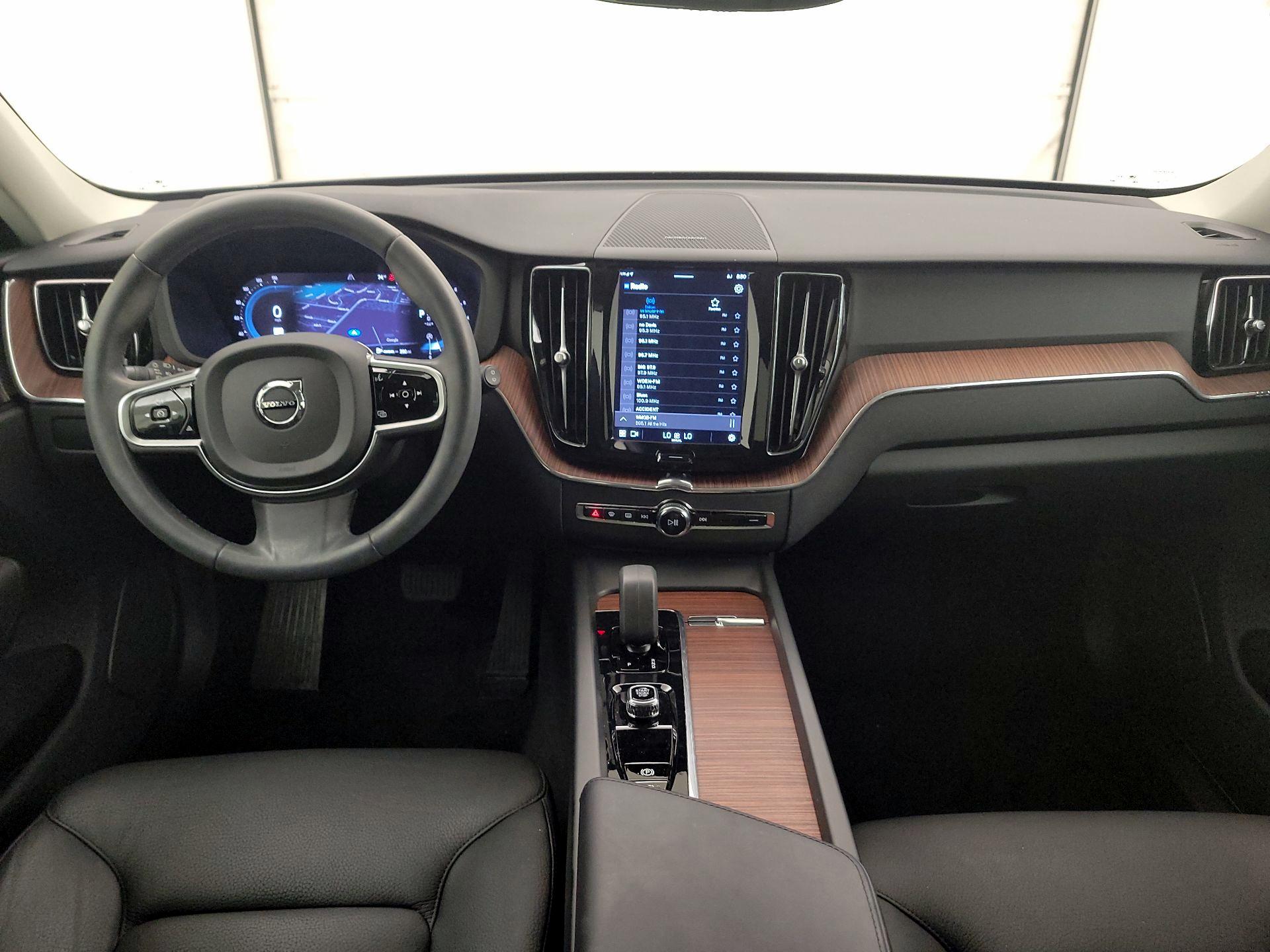 Thumbnail: 2023 Volvo XC60 - 9