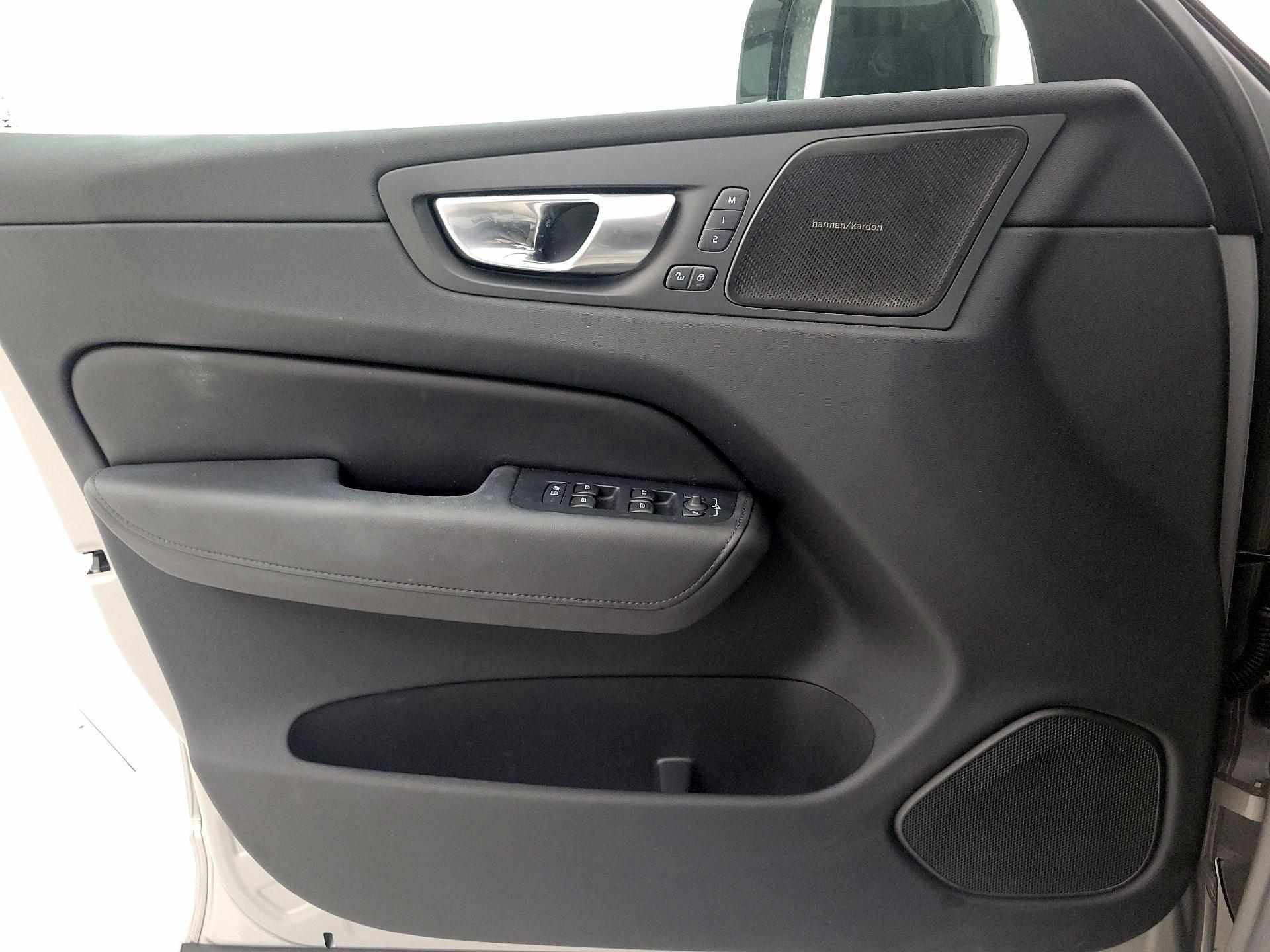 Thumbnail: 2023 Volvo XC60 - 12