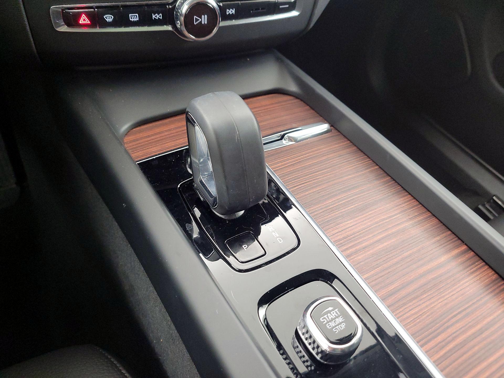 Thumbnail: 2023 Volvo XC60 - 17