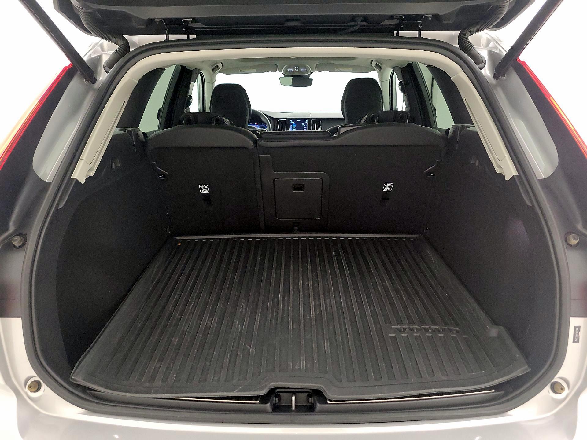 Thumbnail: 2023 Volvo XC60 - 20