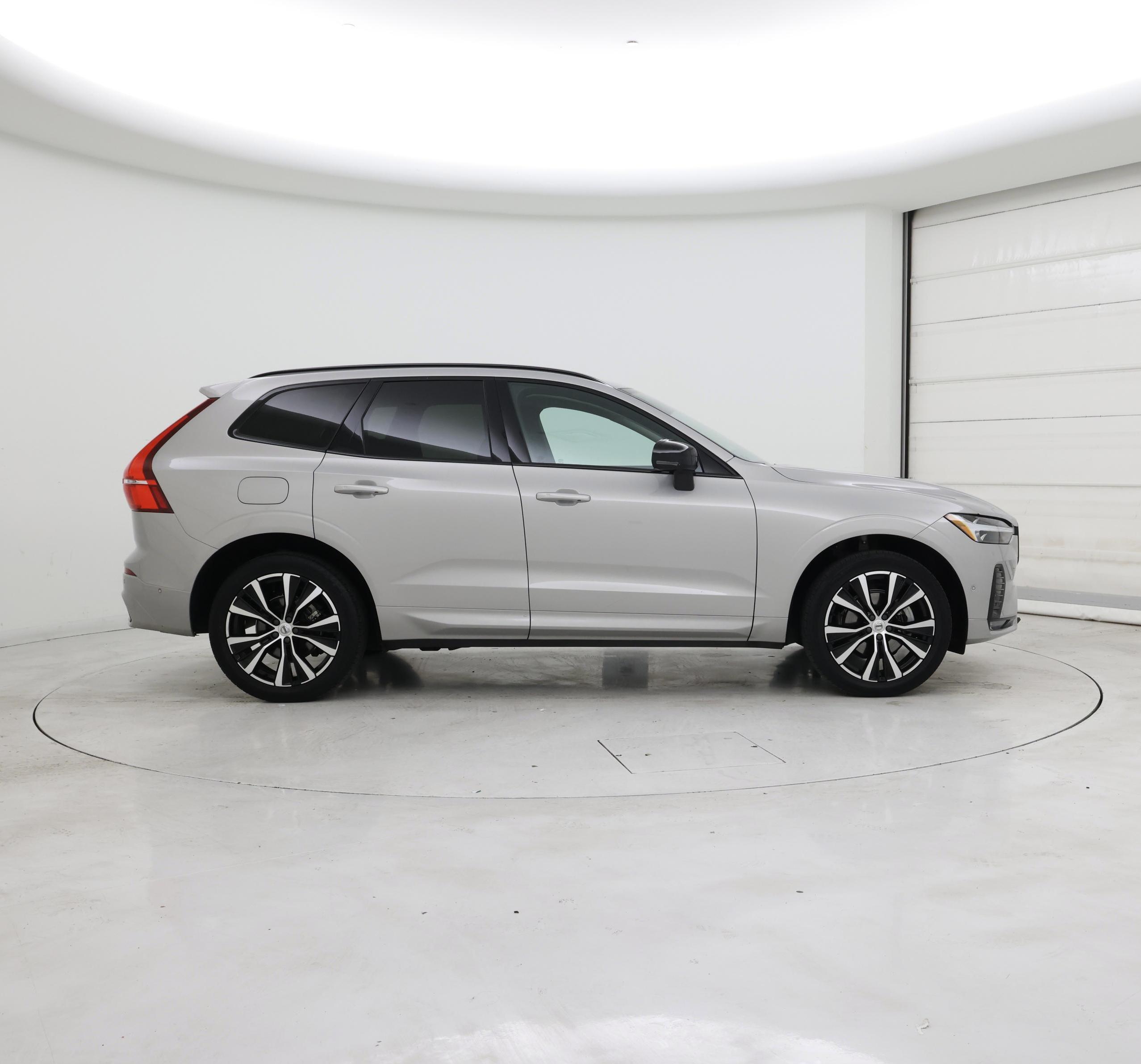 Thumbnail: 2023 Volvo XC60 - 7