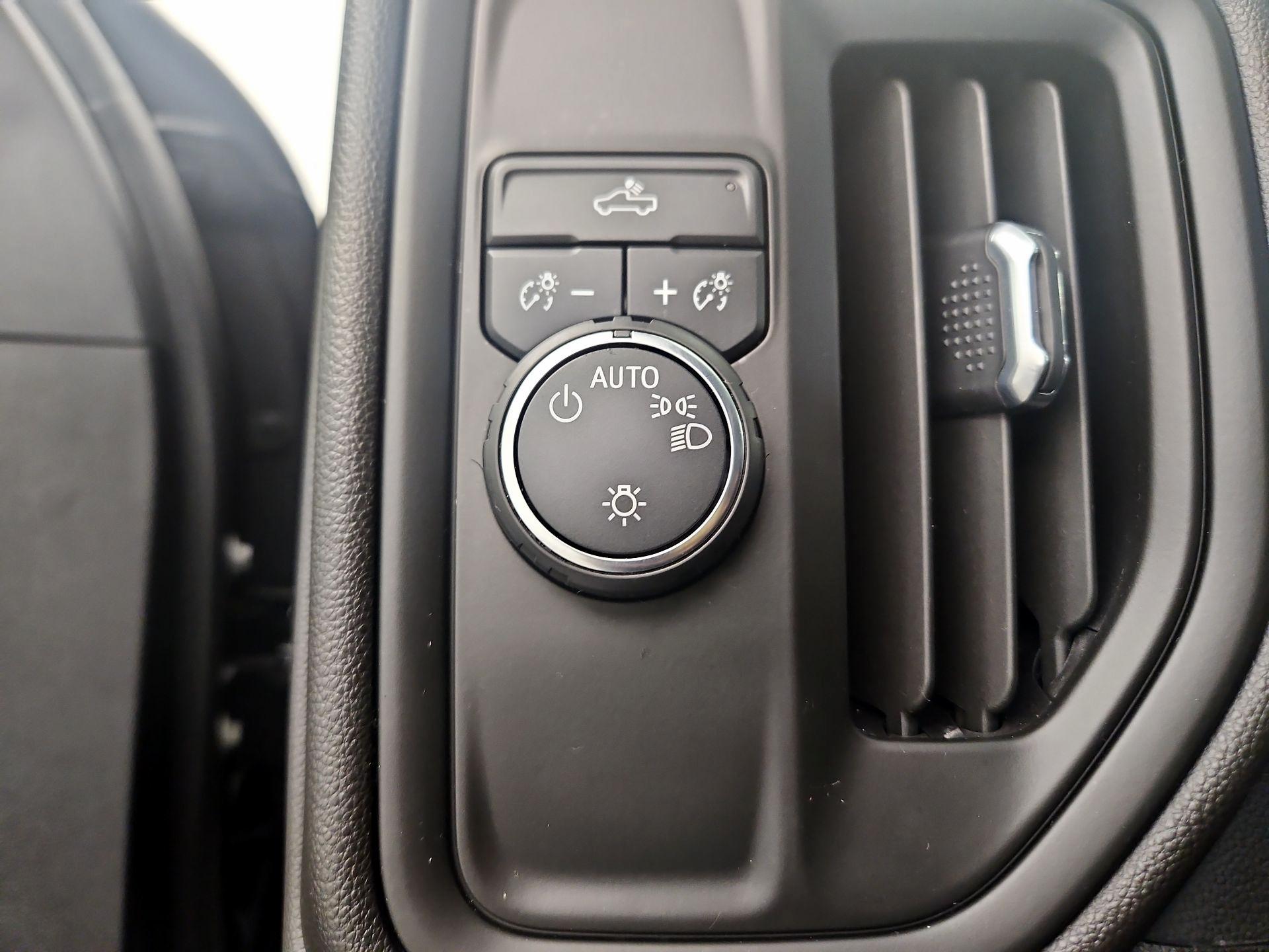 Thumbnail: 2022 Chevrolet Silverado 1500 - 13