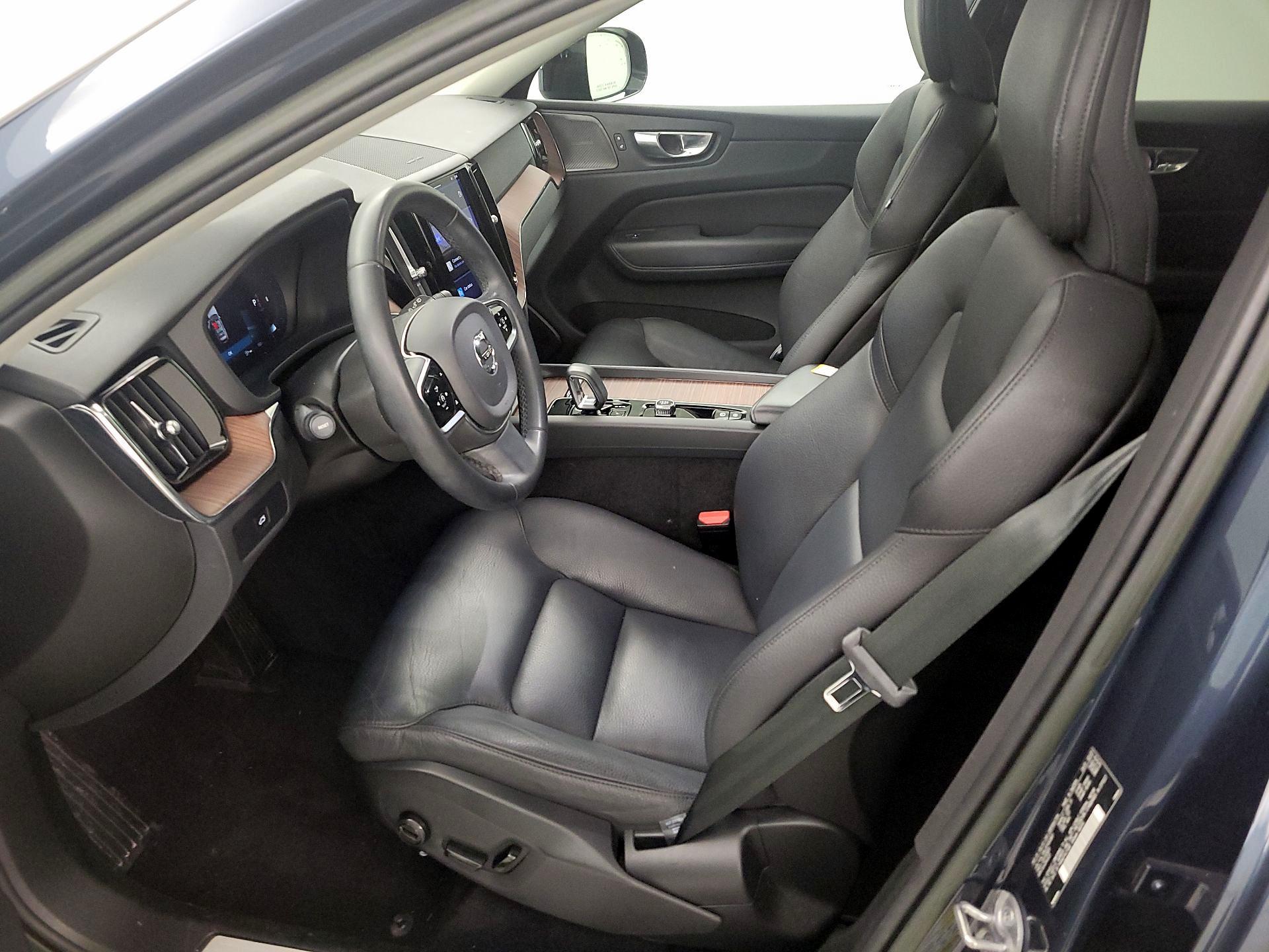 Thumbnail: 2023 Volvo XC60 - 11