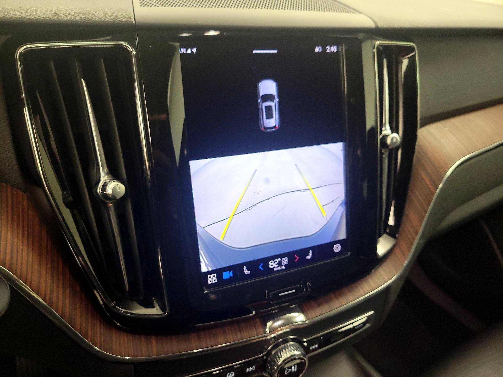 Thumbnail: 2023 Volvo XC60 - 15