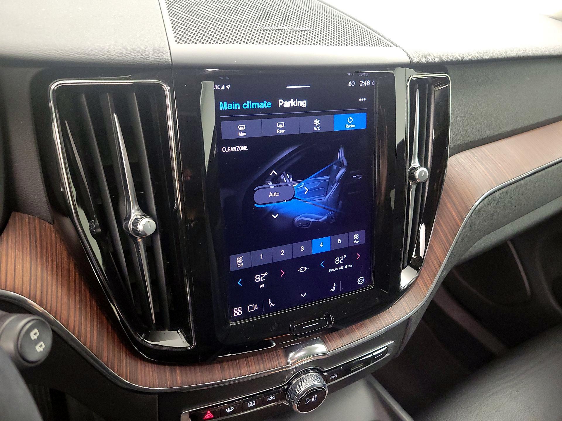 Thumbnail: 2023 Volvo XC60 - 17