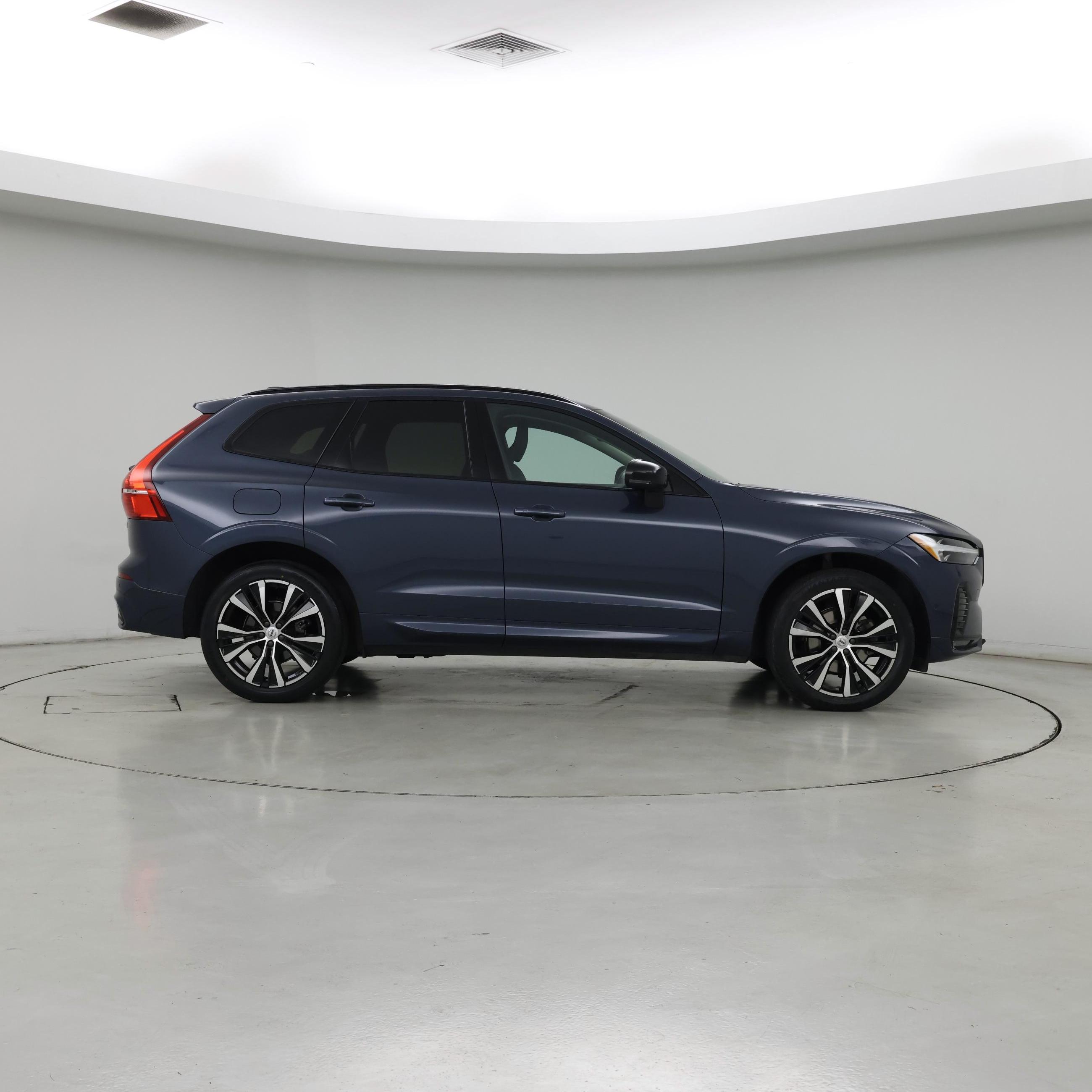 Thumbnail: 2023 Volvo XC60 - 7