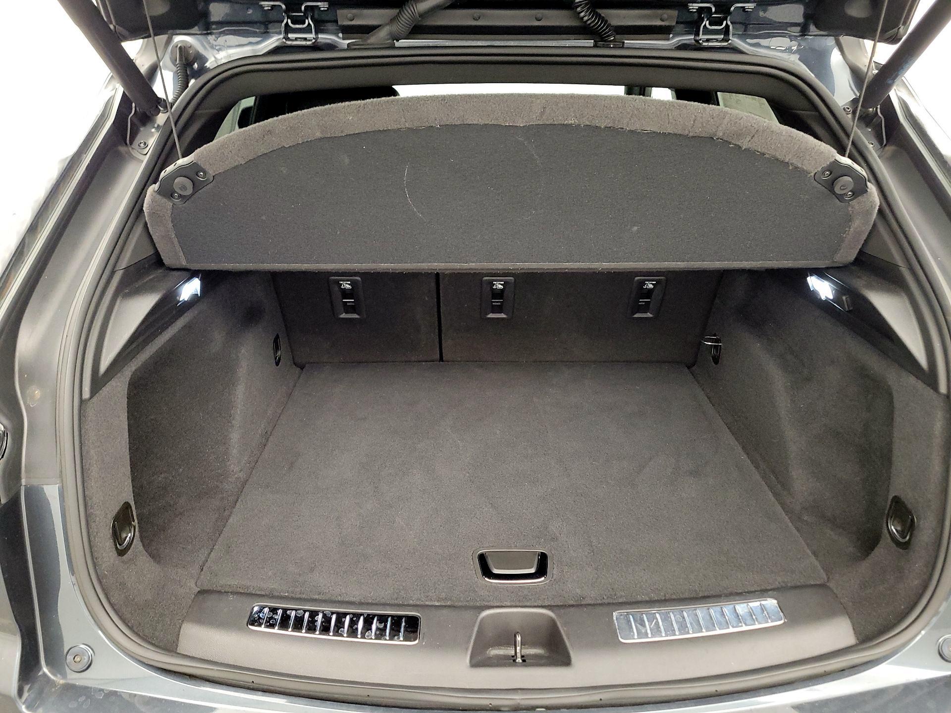 Thumbnail: 2021 Cadillac XT4 - 20