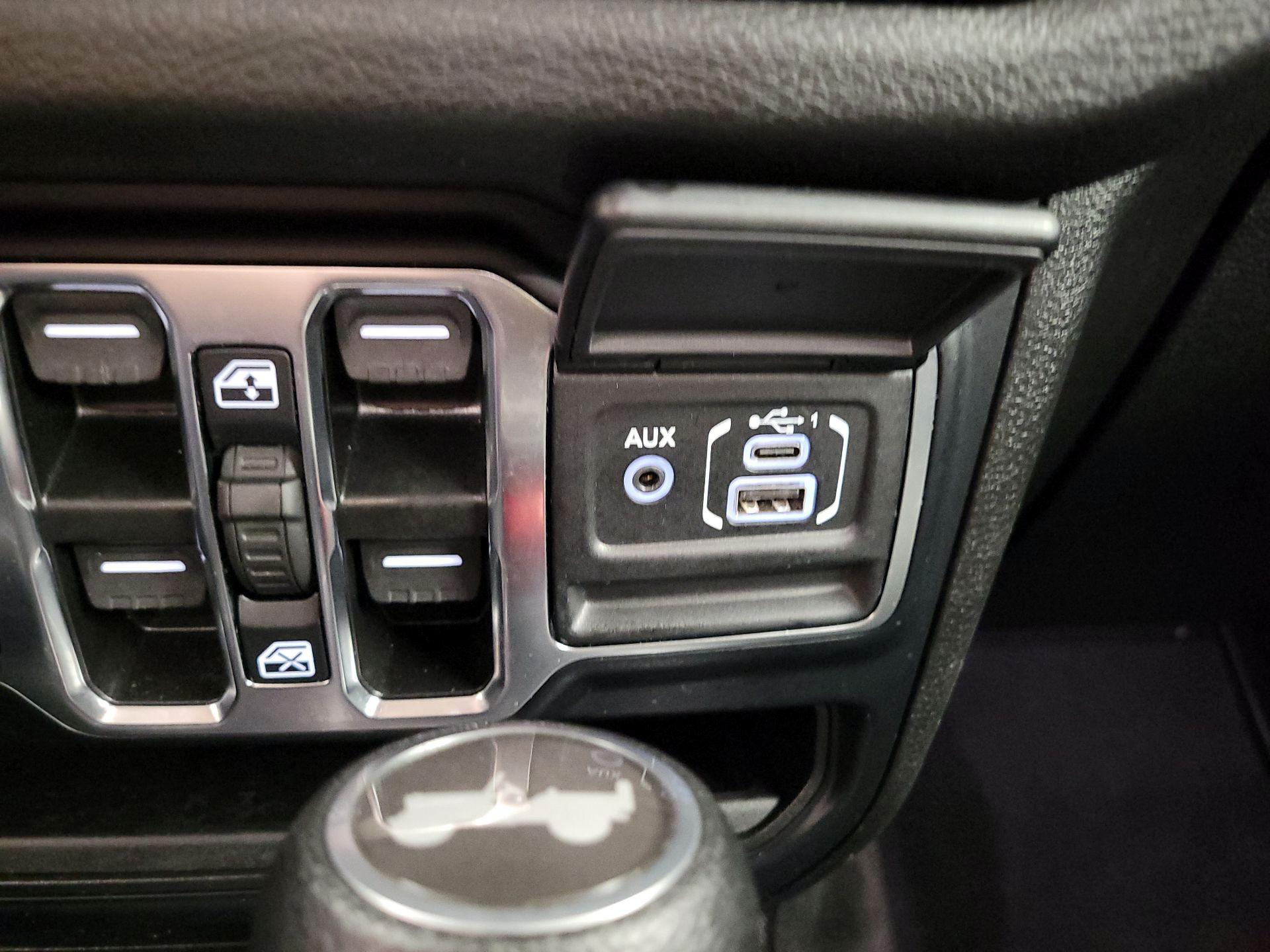 Thumbnail: 2024 Jeep Wrangler - 18