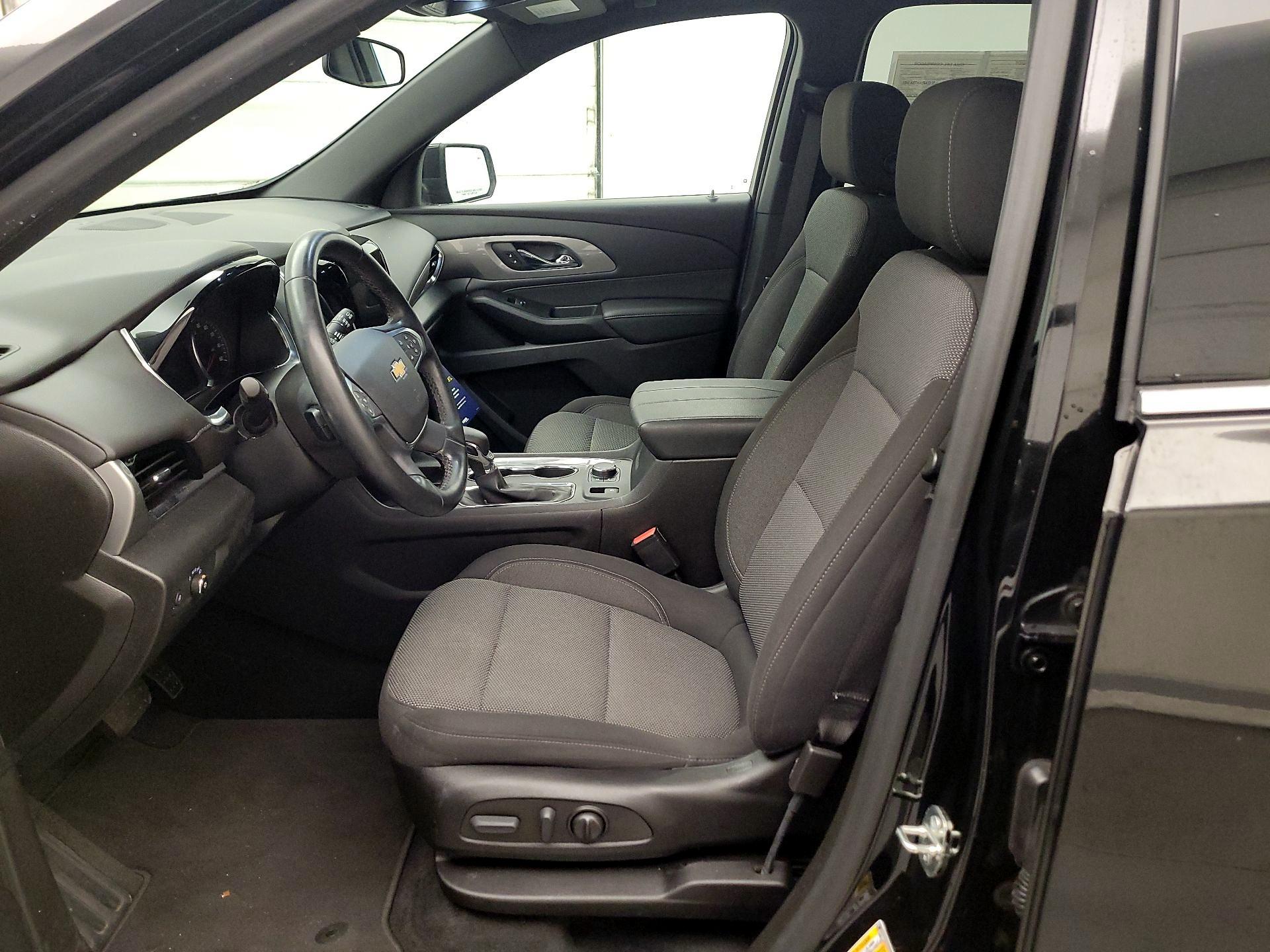 Thumbnail: 2023 Chevrolet Traverse - 11