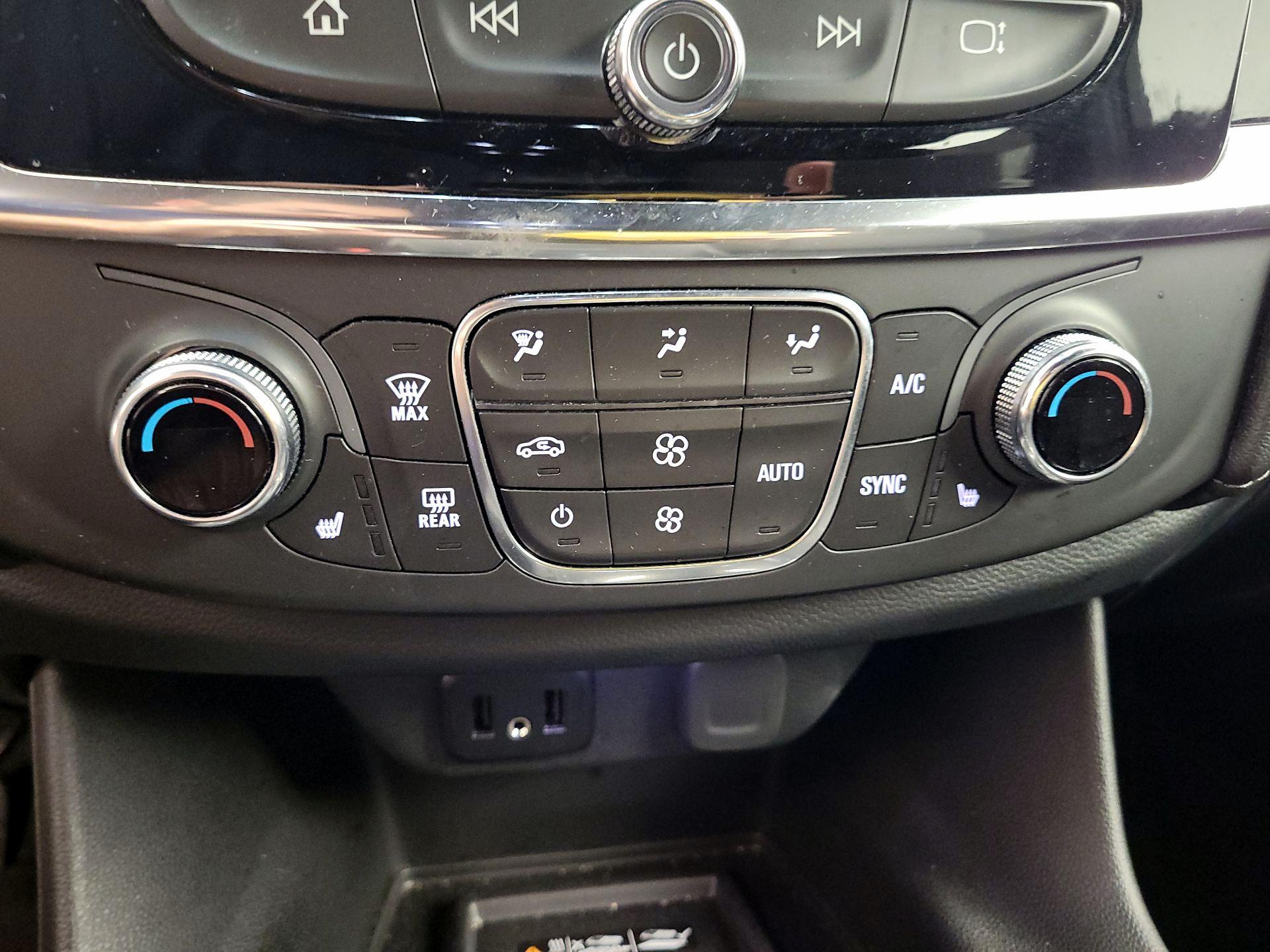 Thumbnail: 2023 Chevrolet Traverse - 14