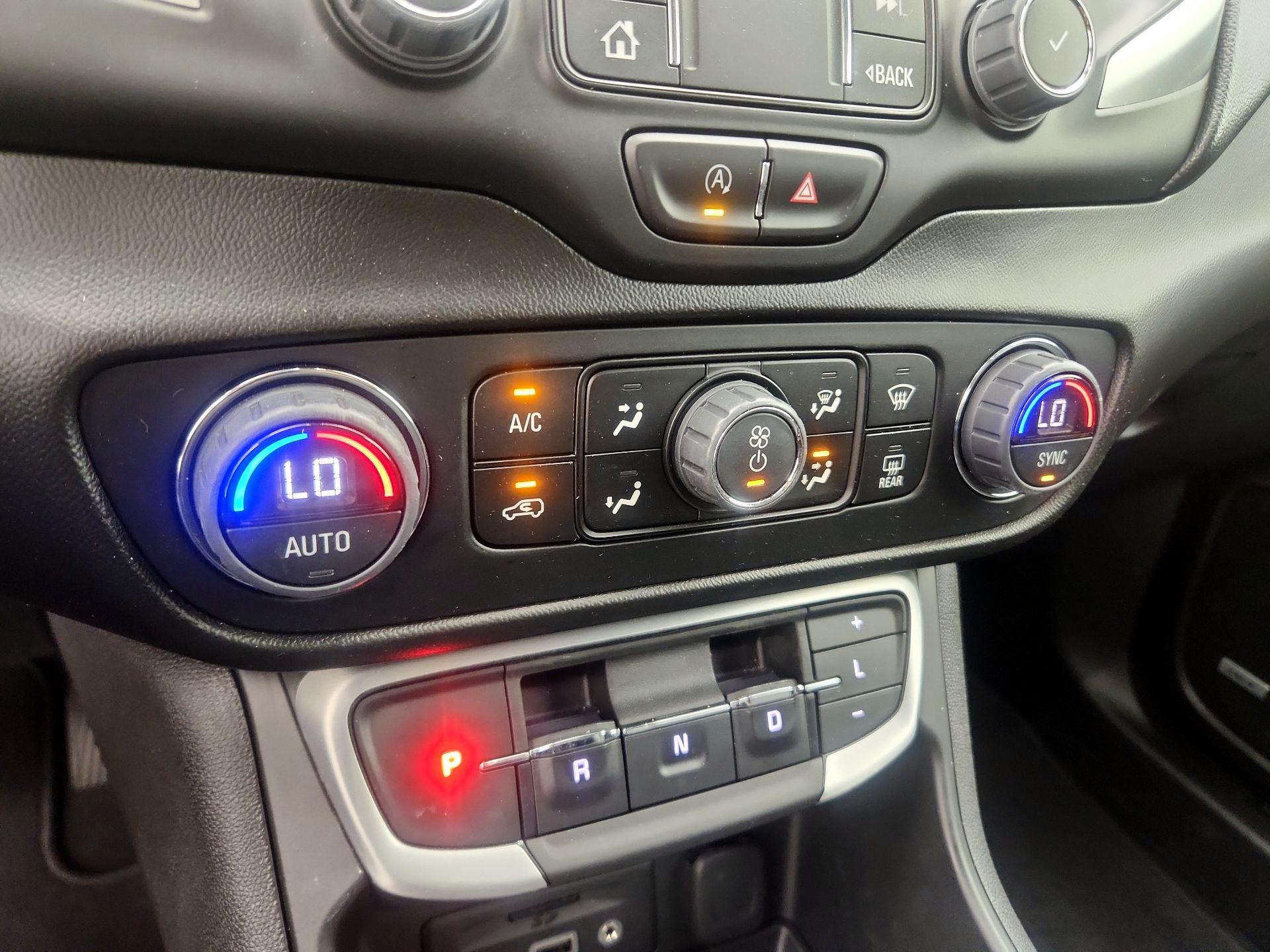 Thumbnail: 2022 GMC Terrain - 17