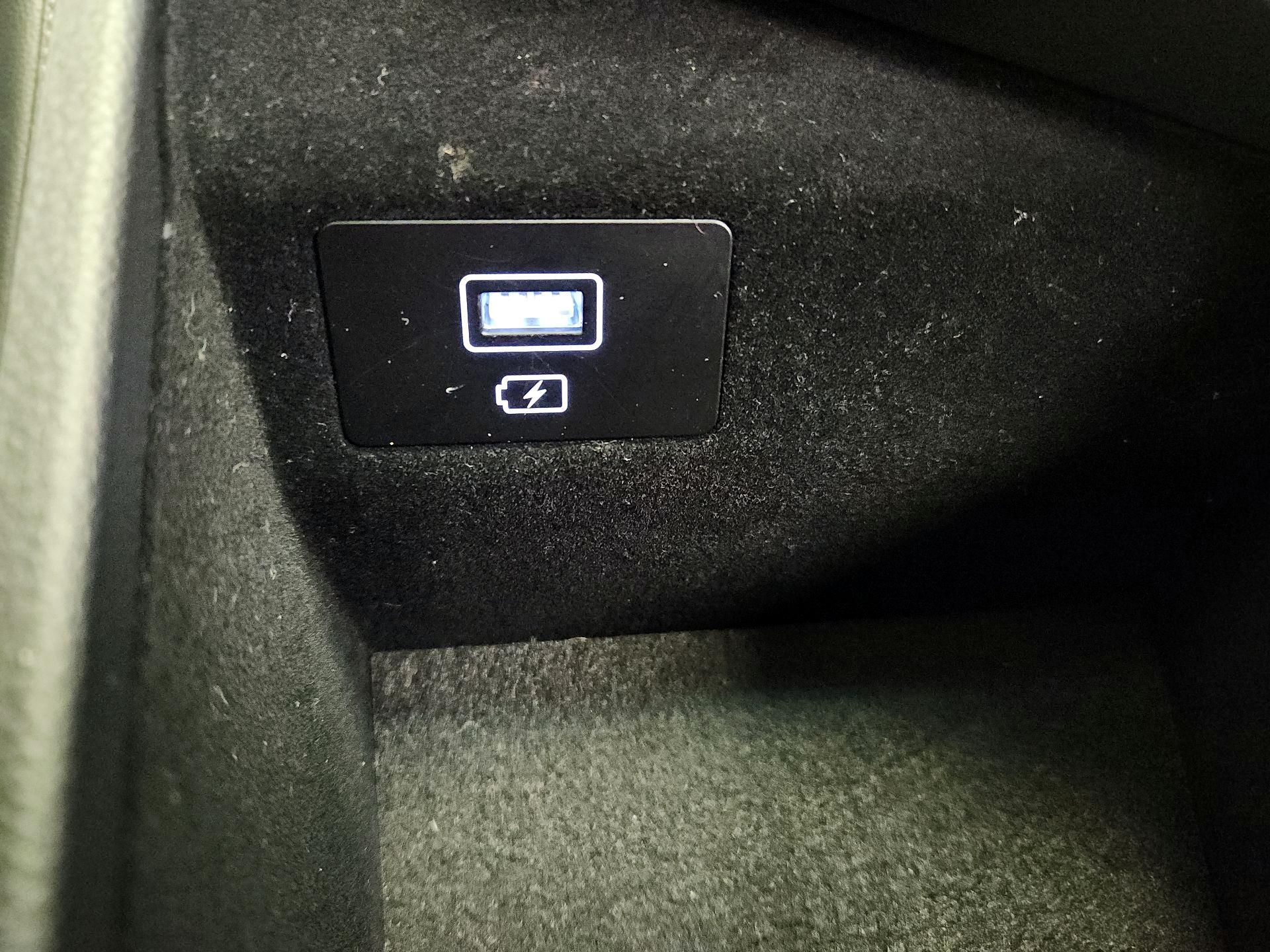 Thumbnail: 2021 Genesis G70 - 18