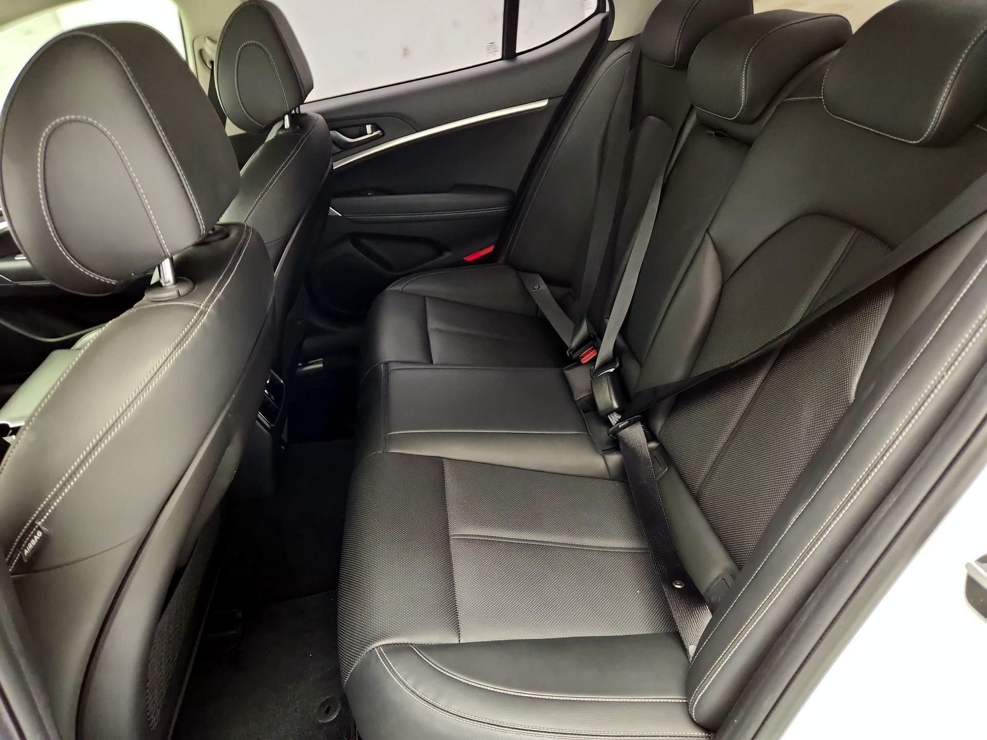 Thumbnail: 2021 Genesis G70 - 19