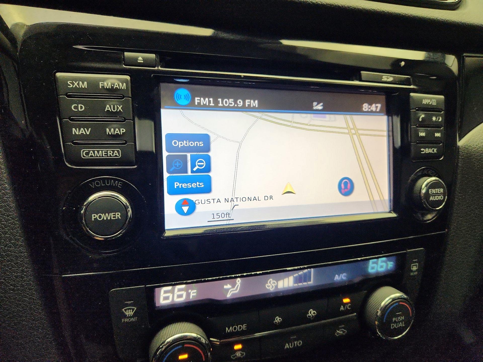 Thumbnail: 2017 Nissan Rogue Sport - 14