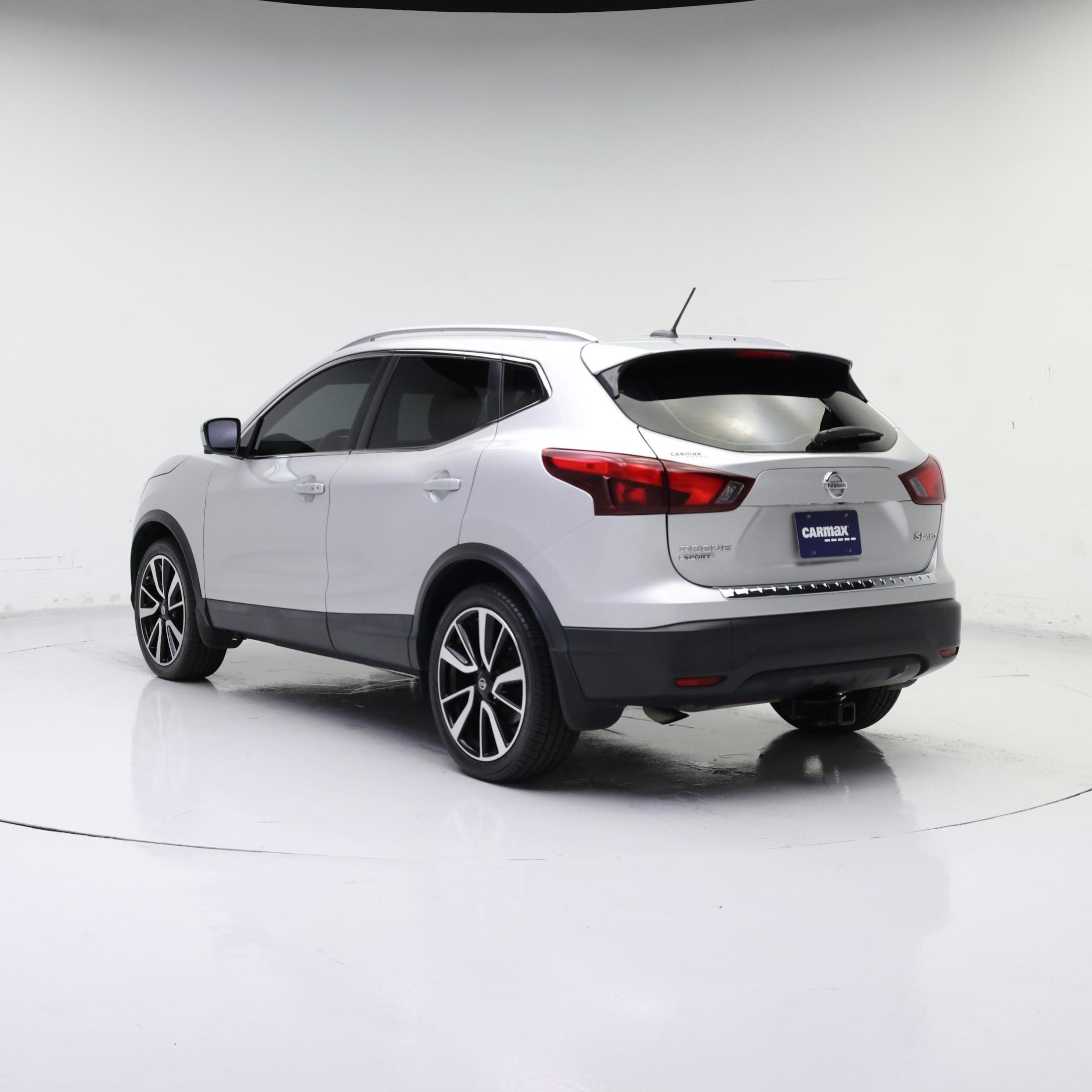 Thumbnail: 2017 Nissan Rogue Sport - 2