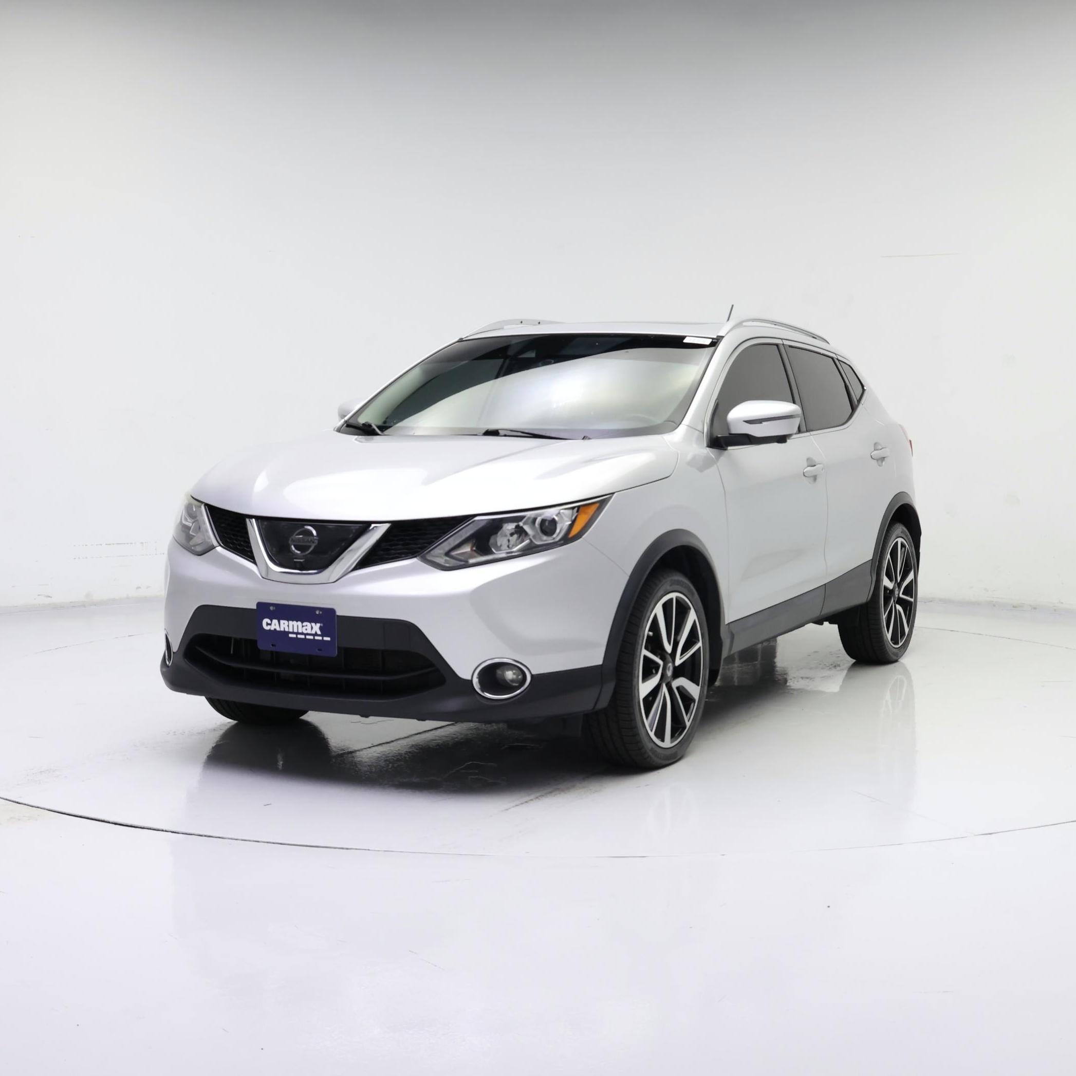 Thumbnail: 2017 Nissan Rogue Sport - 4