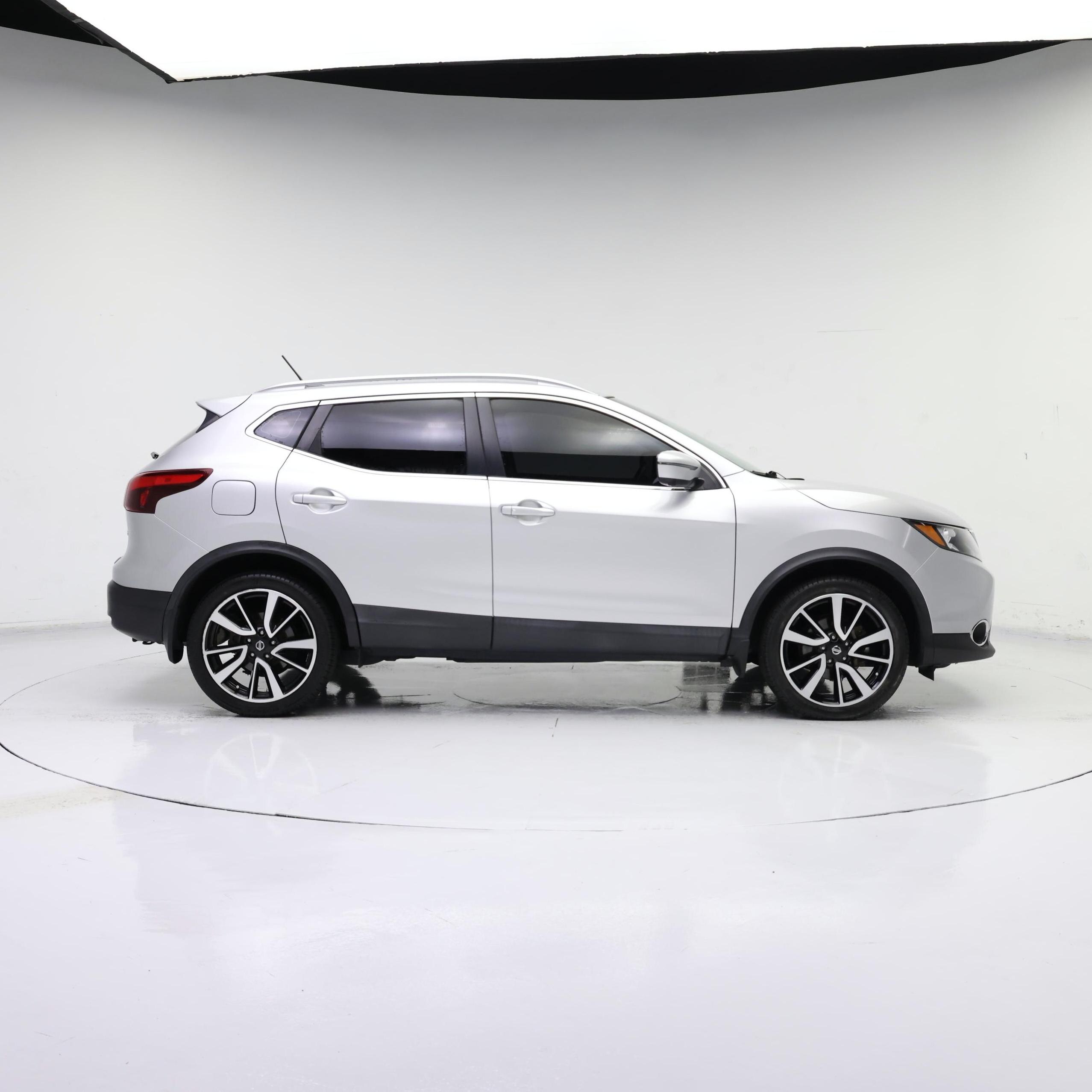 Thumbnail: 2017 Nissan Rogue Sport - 7