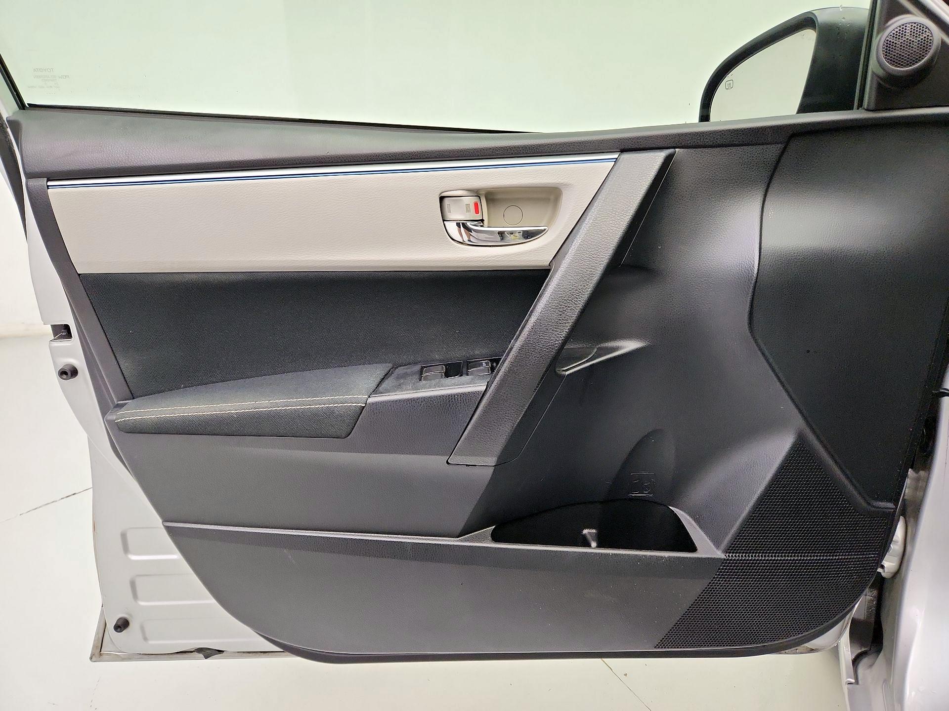 Thumbnail: 2016 Toyota Corolla - 12