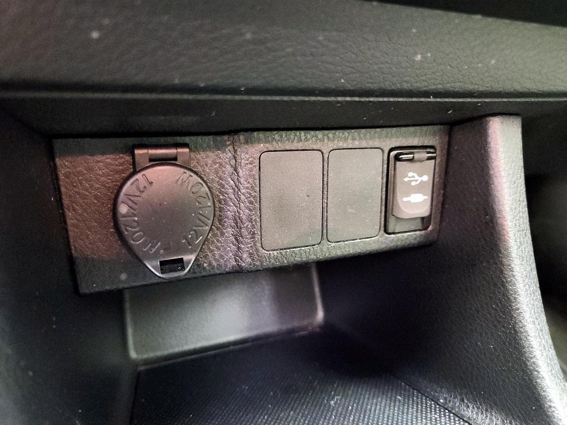 Thumbnail: 2016 Toyota Corolla - 18