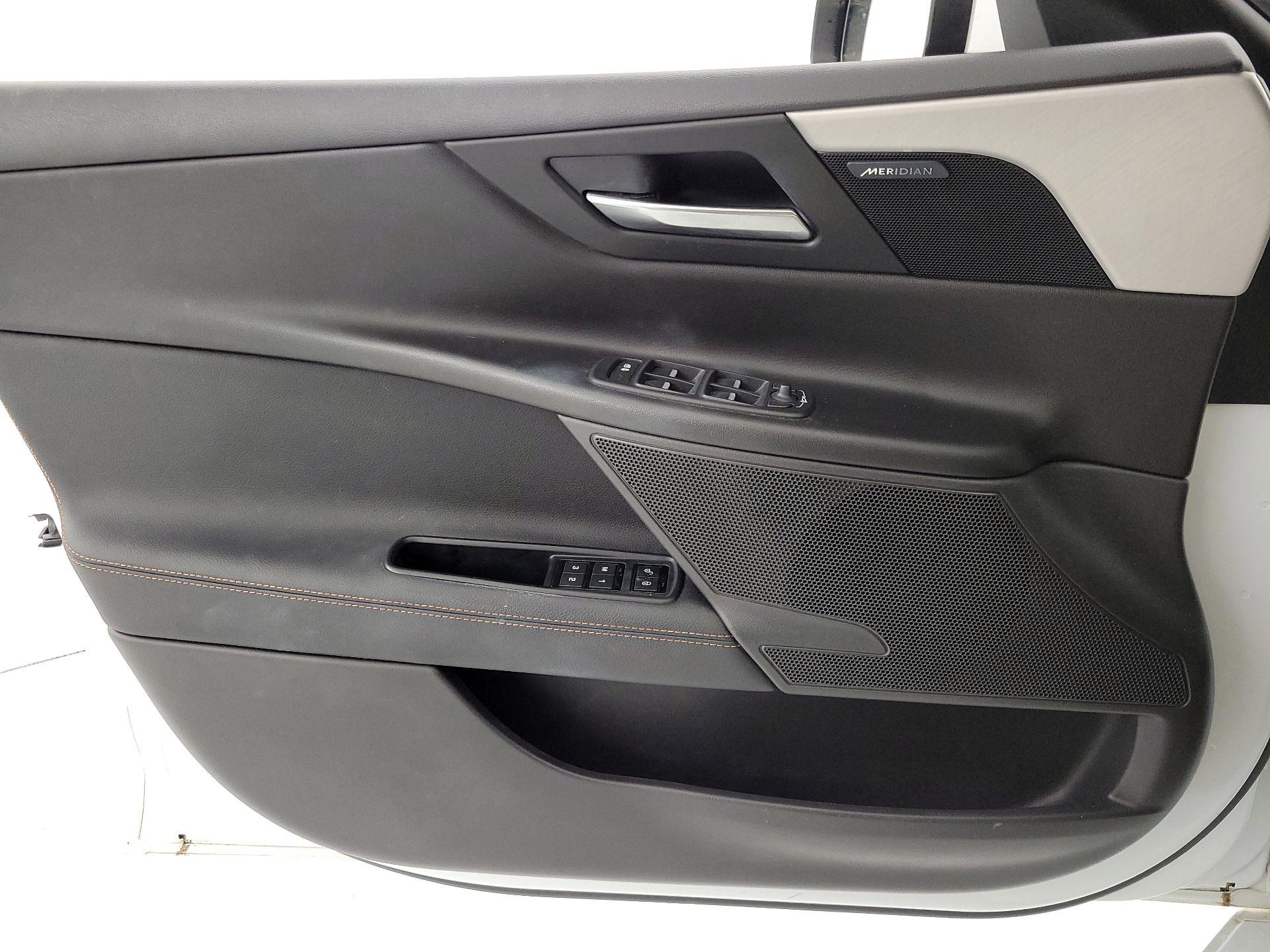 Thumbnail: 2017 Jaguar XE - 12