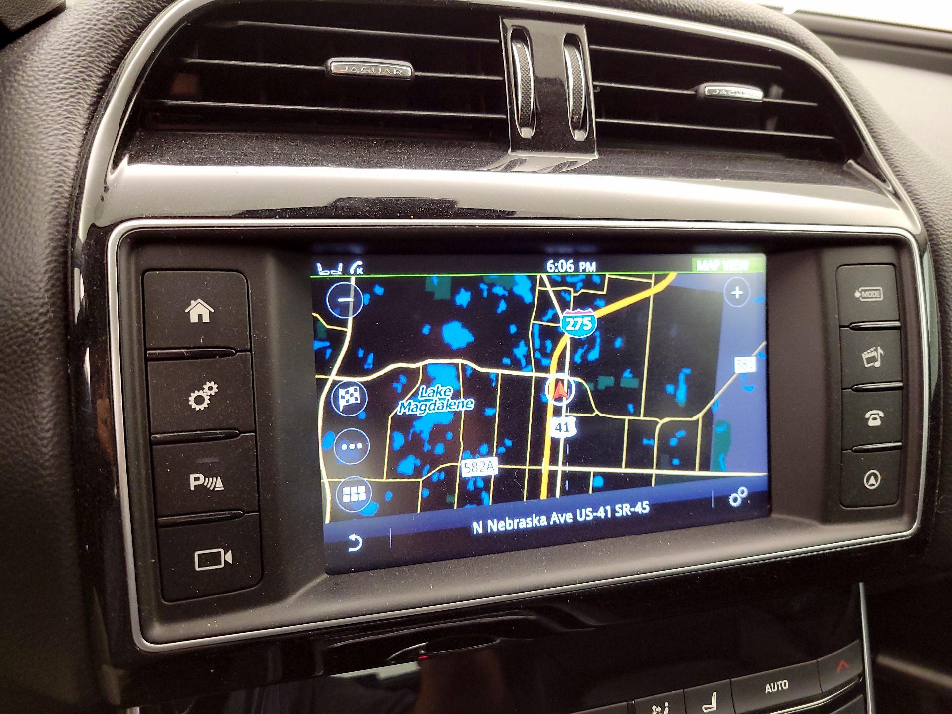 Thumbnail: 2017 Jaguar XE - 14