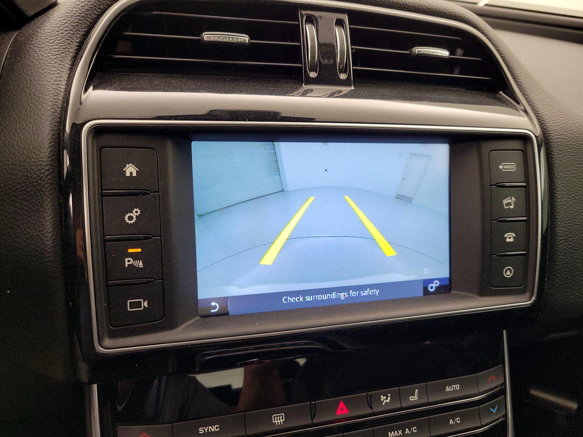 Thumbnail: 2017 Jaguar XE - 15