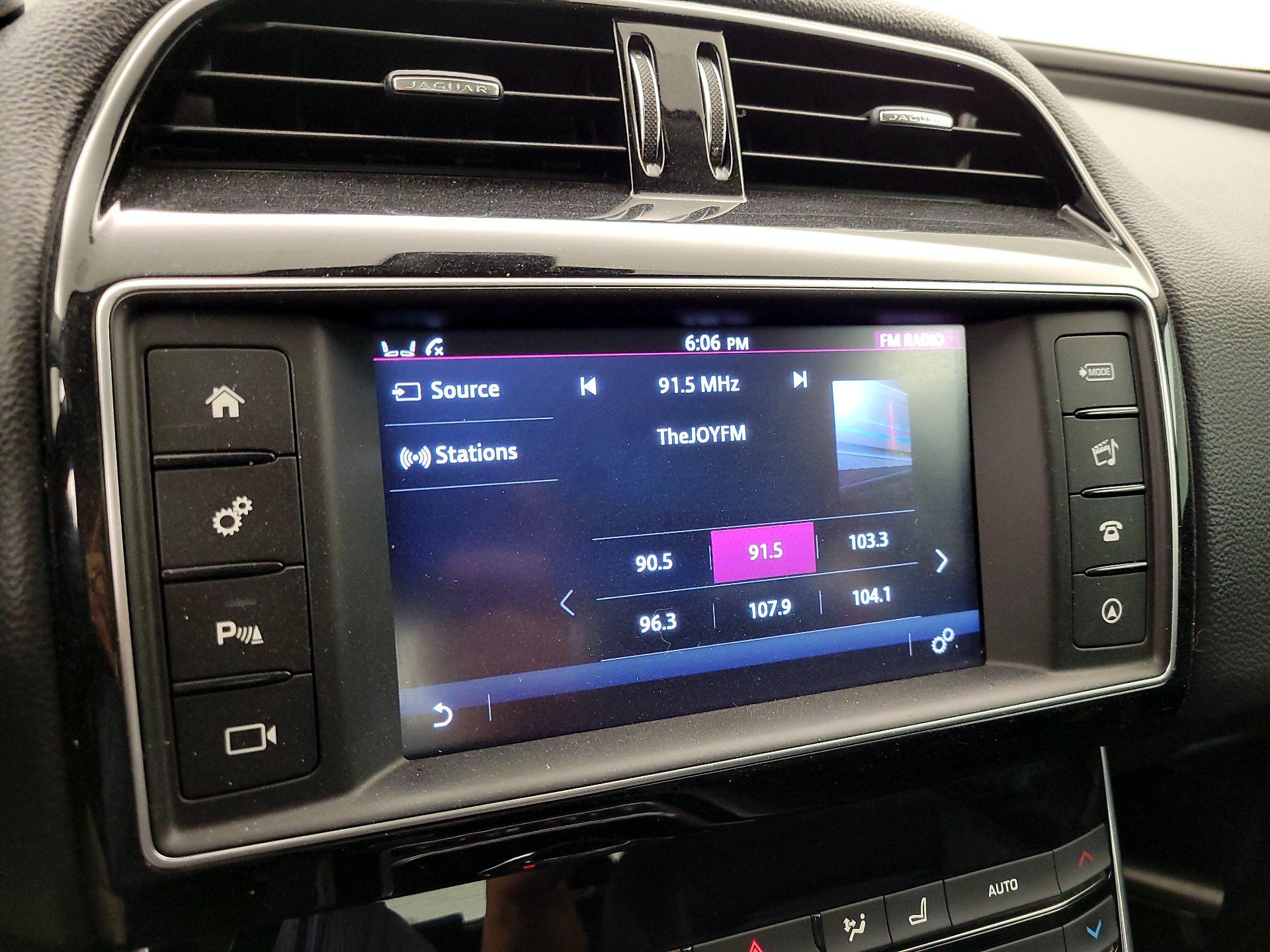 Thumbnail: 2017 Jaguar XE - 16