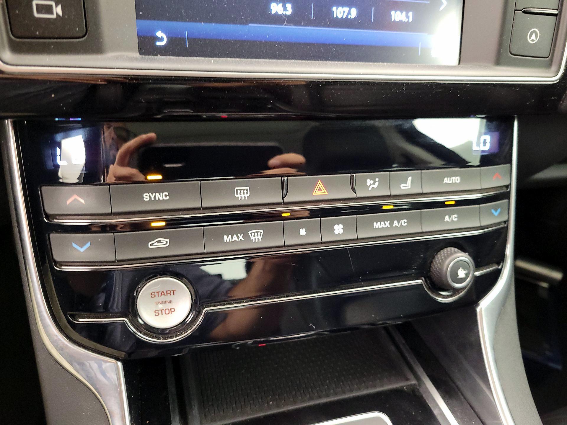 Thumbnail: 2017 Jaguar XE - 17